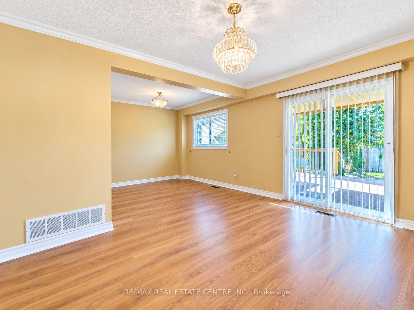 Photo 8 of 1537 Cuthbert Avenue, Mississauga, East Credit — HOMEH