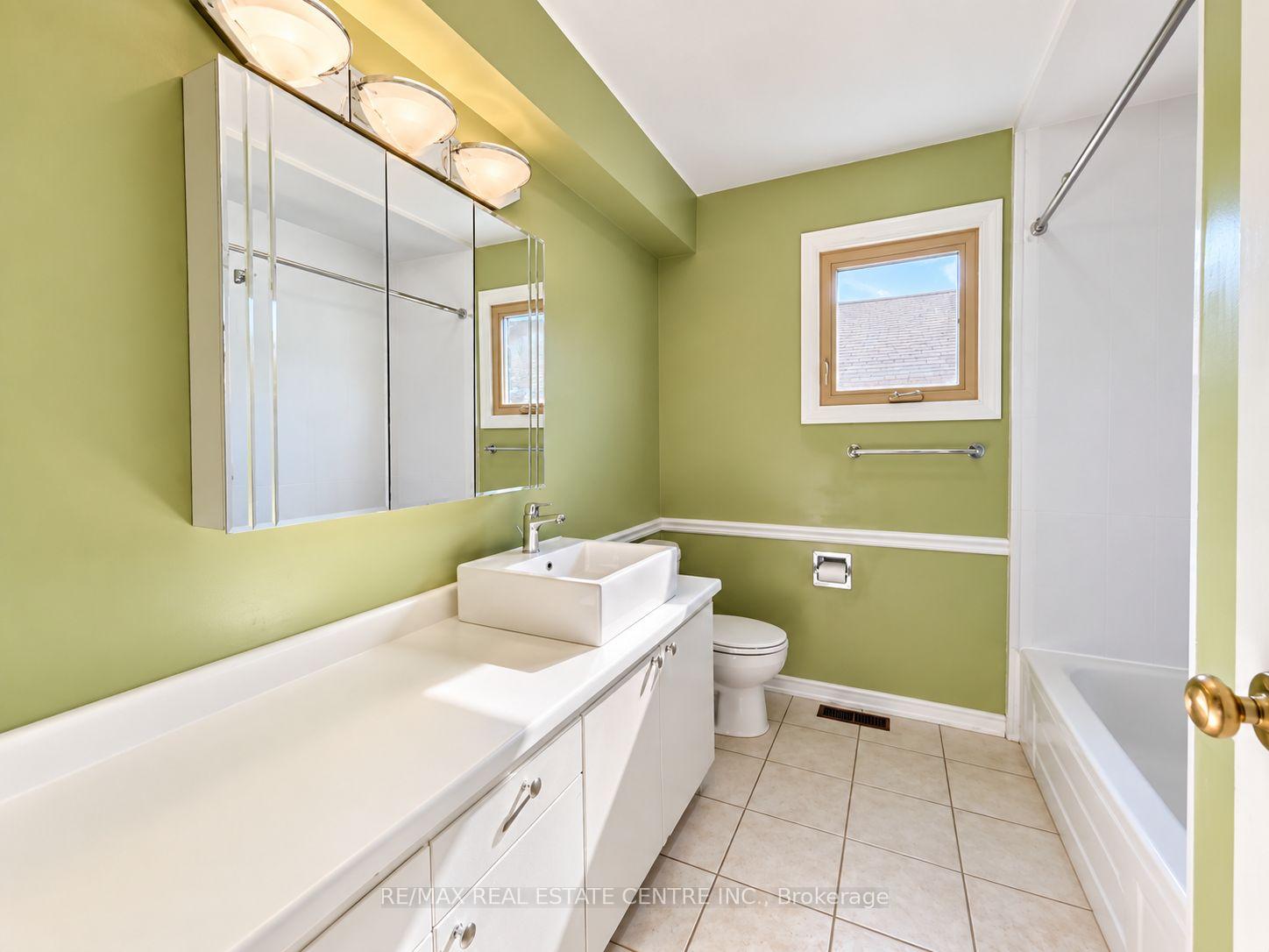 Photo 25 of 1537 Cuthbert Avenue, Mississauga, East Credit — HOMEH