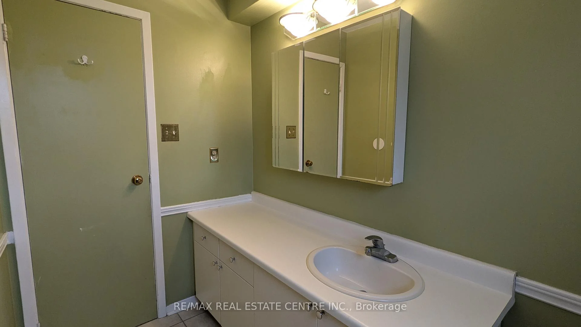 Photo 35 of 1537 Cuthbert Avenue, Mississauga, East Credit — HOMEH