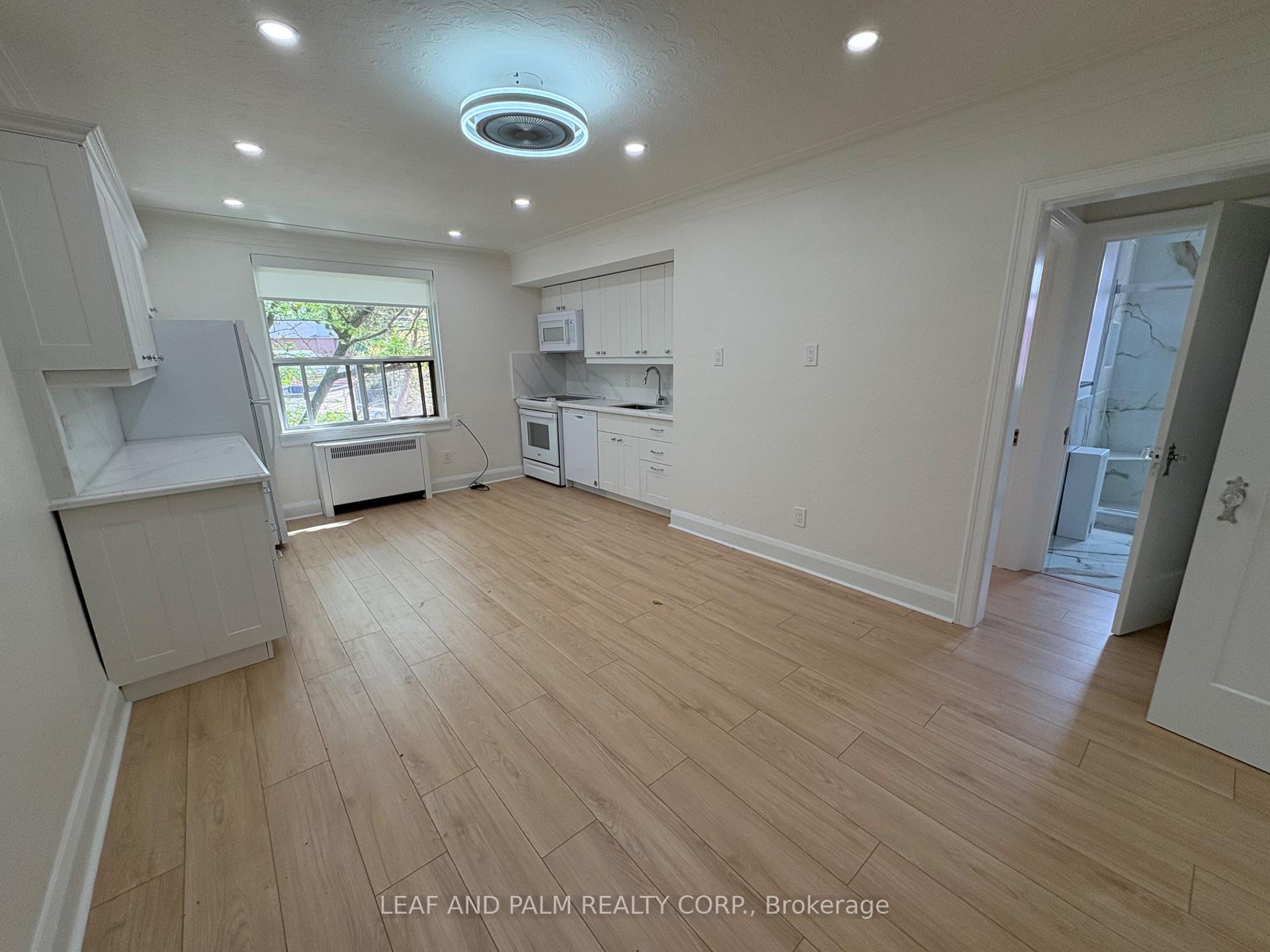 Photo 3 of Unit 48, 870 Millwood Road, Toronto, Leaside — HOMEH