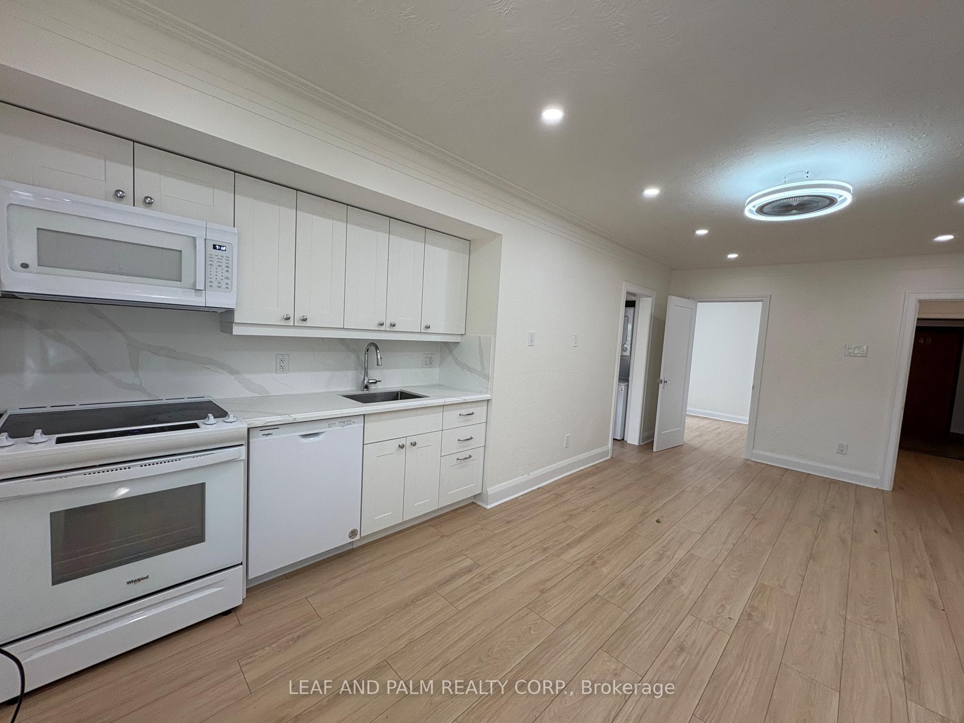 Photo 4 of Unit 48, 870 Millwood Road, Toronto, Leaside — HOMEH