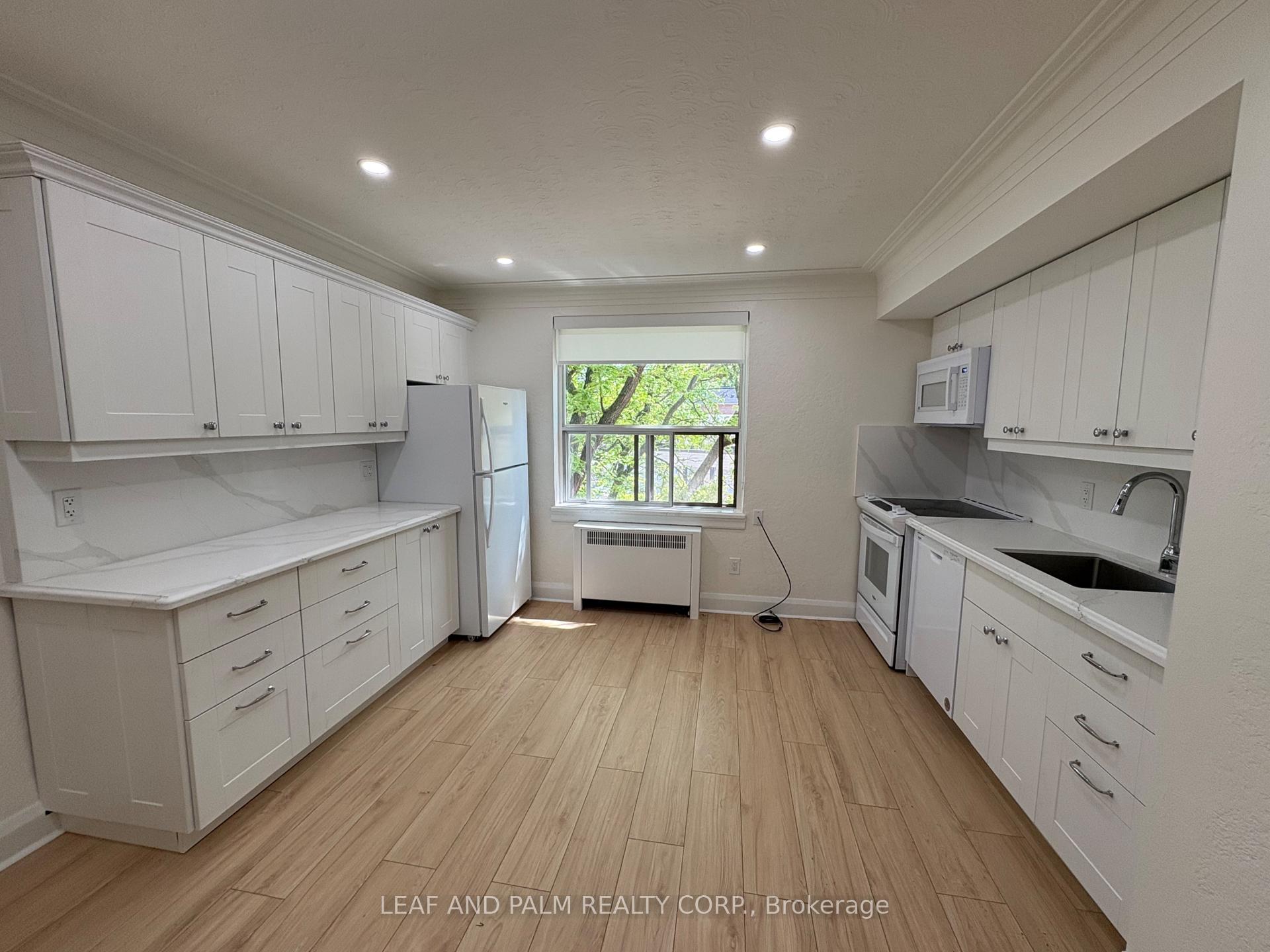 Photo 7 of Unit 48, 870 Millwood Road, Toronto, Leaside — HOMEH