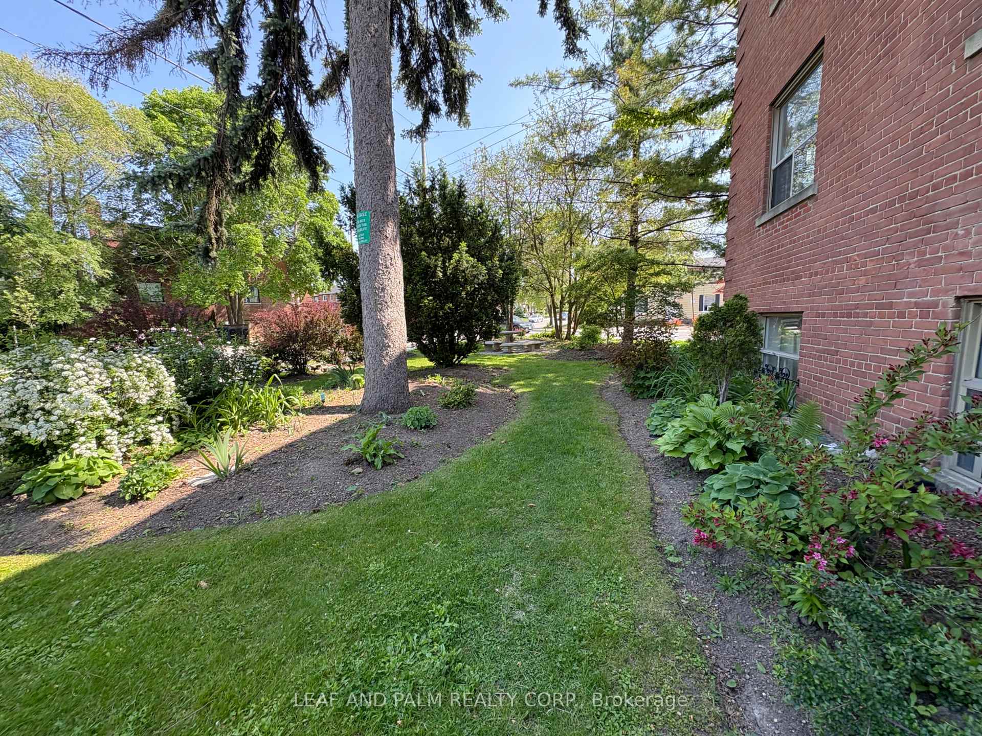 Photo 22 of Unit 48, 870 Millwood Road, Toronto, Leaside — HOMEH