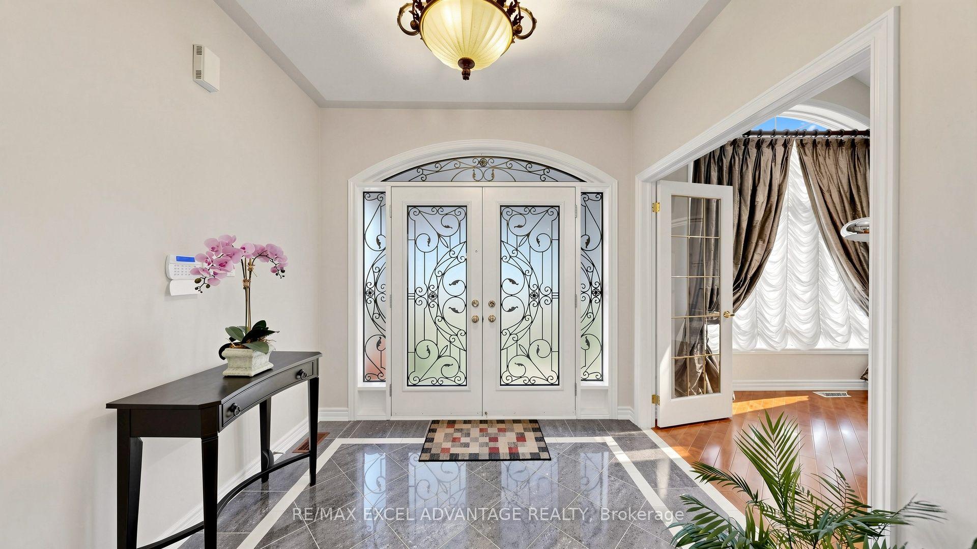 Photo 4 of 42 Adastra Crescent, Markham, Victoria Manor-Jennings Gate — HOMEH