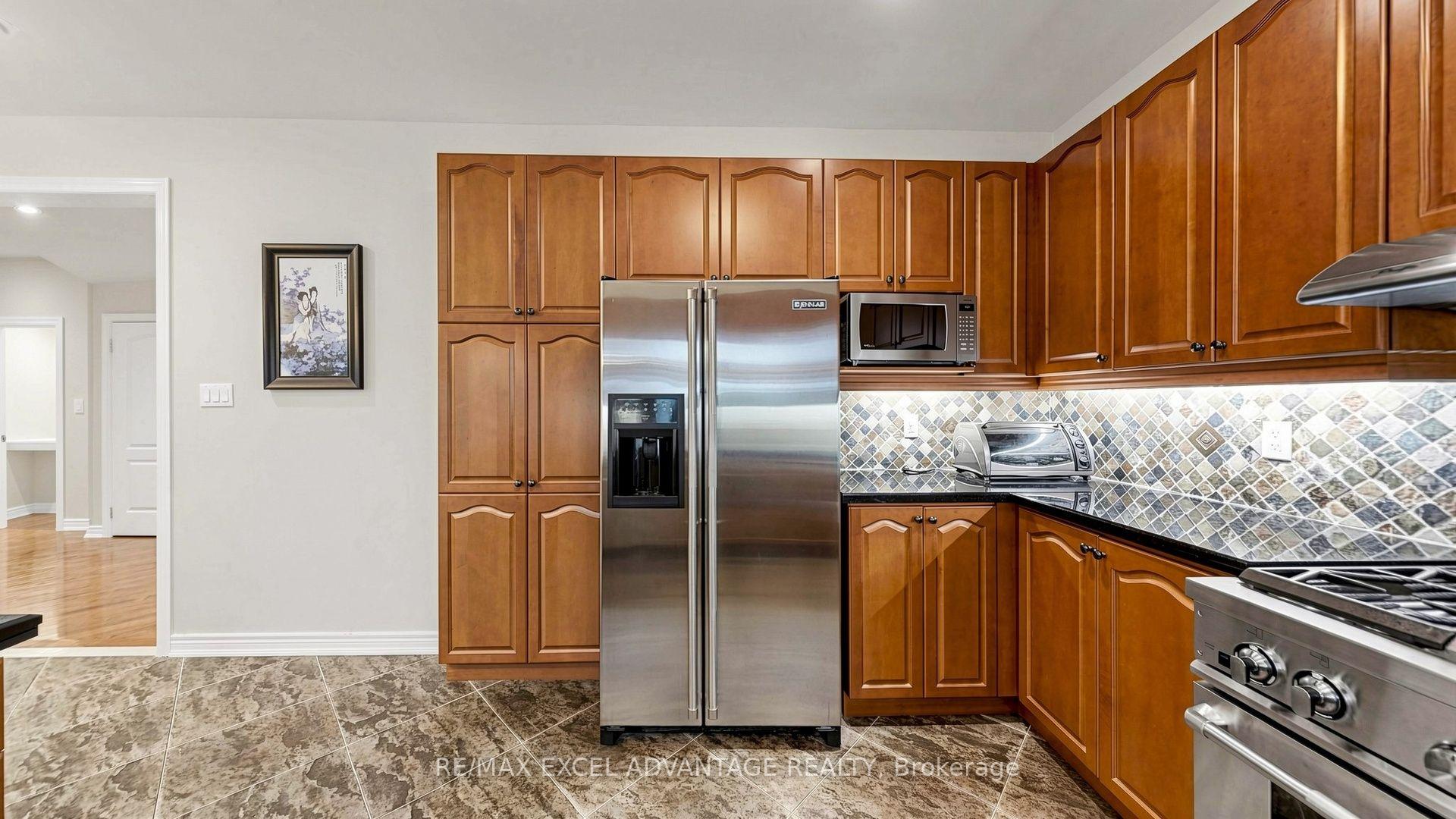 Photo 10 of 42 Adastra Crescent, Markham, Victoria Manor-Jennings Gate — HOMEH