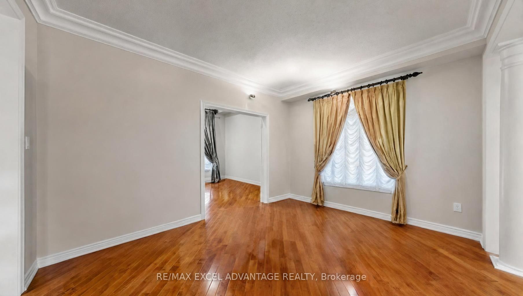 Photo 16 of 42 Adastra Crescent, Markham, Victoria Manor-Jennings Gate — HOMEH