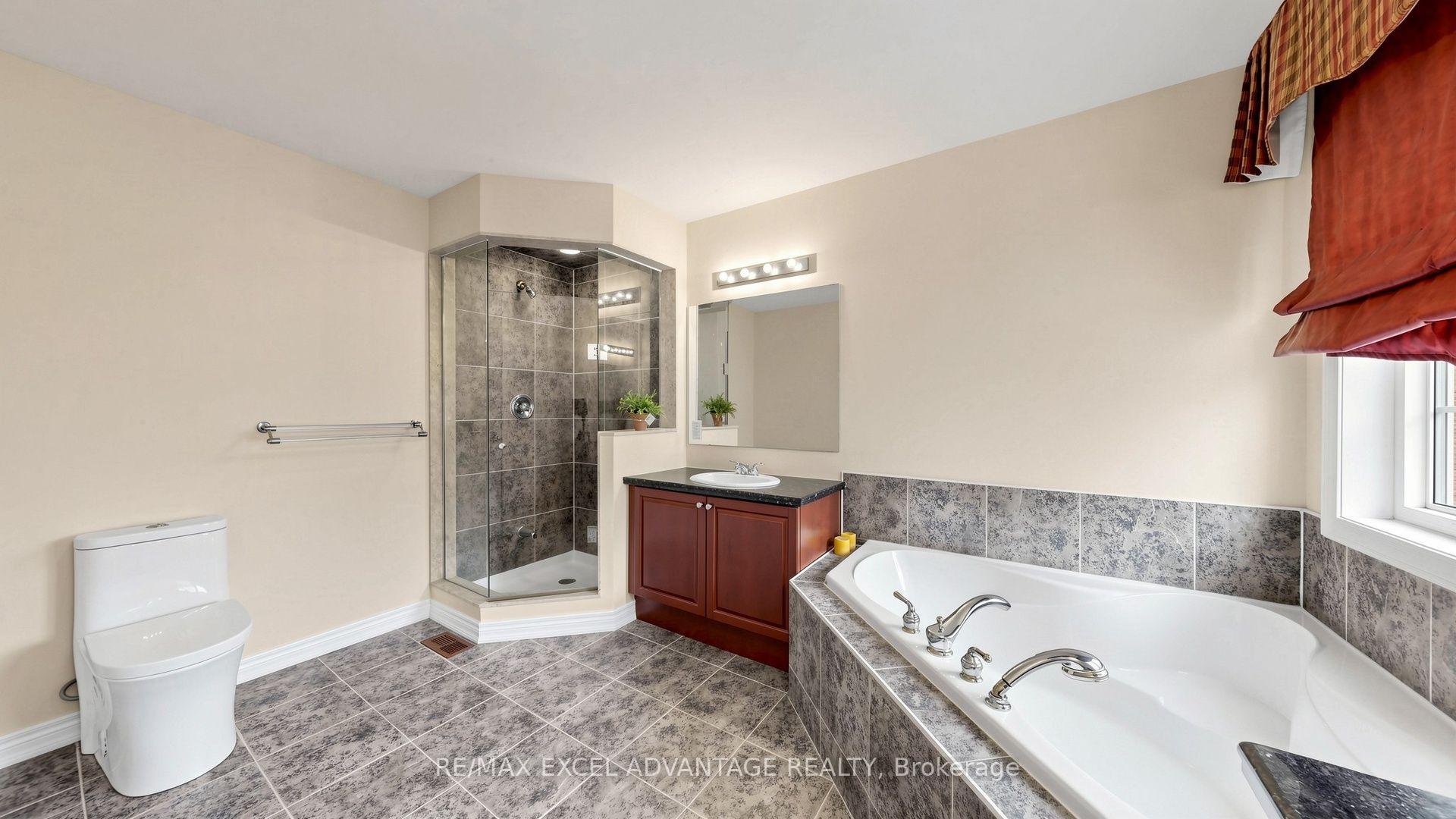 Photo 23 of 42 Adastra Crescent, Markham, Victoria Manor-Jennings Gate — HOMEH