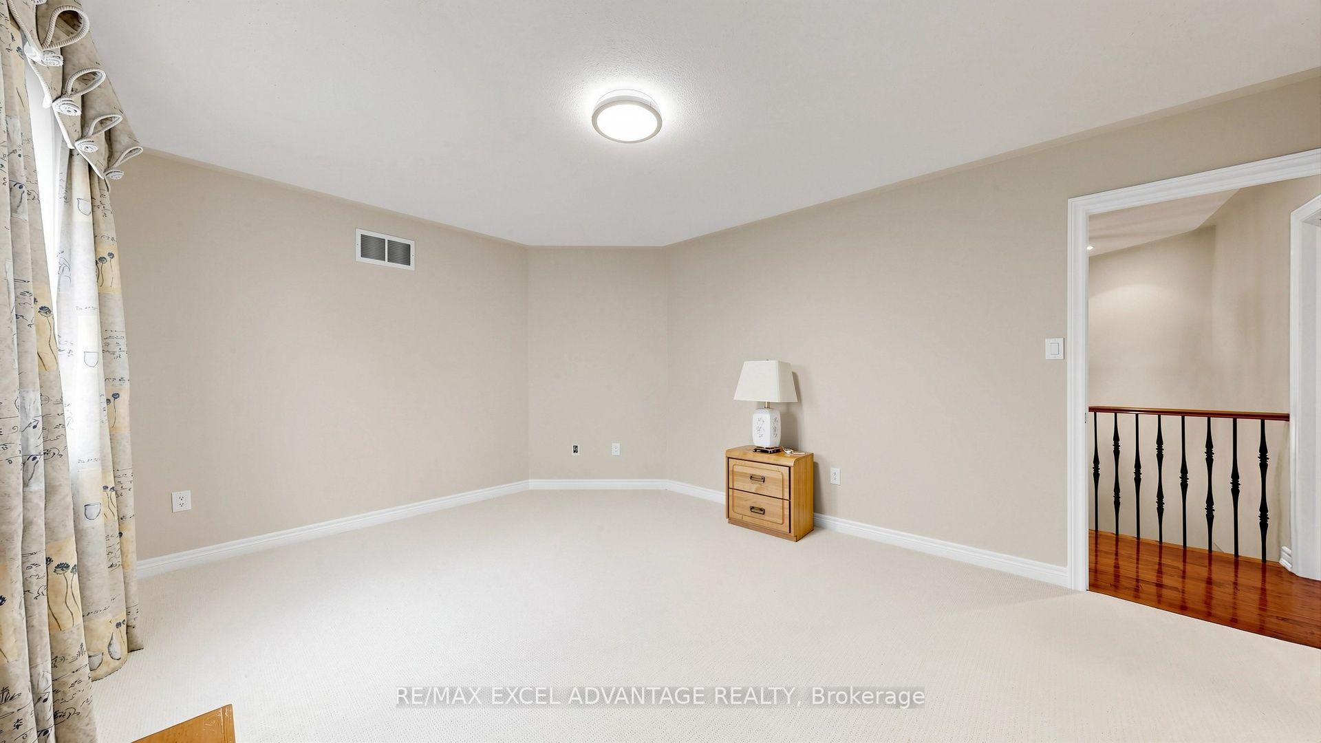 Photo 31 of 42 Adastra Crescent, Markham, Victoria Manor-Jennings Gate — HOMEH