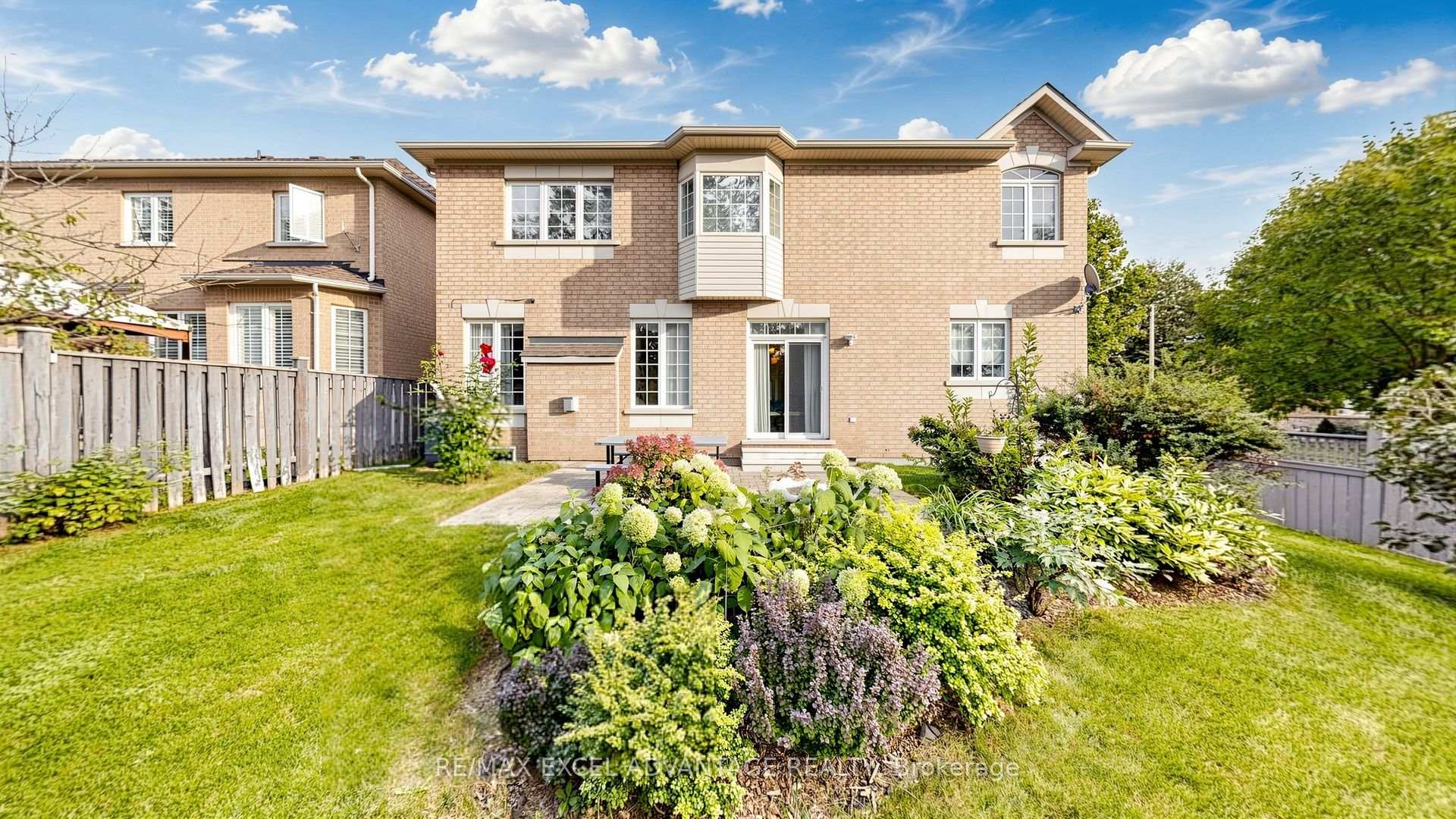 Photo 39 of 42 Adastra Crescent, Markham, Victoria Manor-Jennings Gate — HOMEH