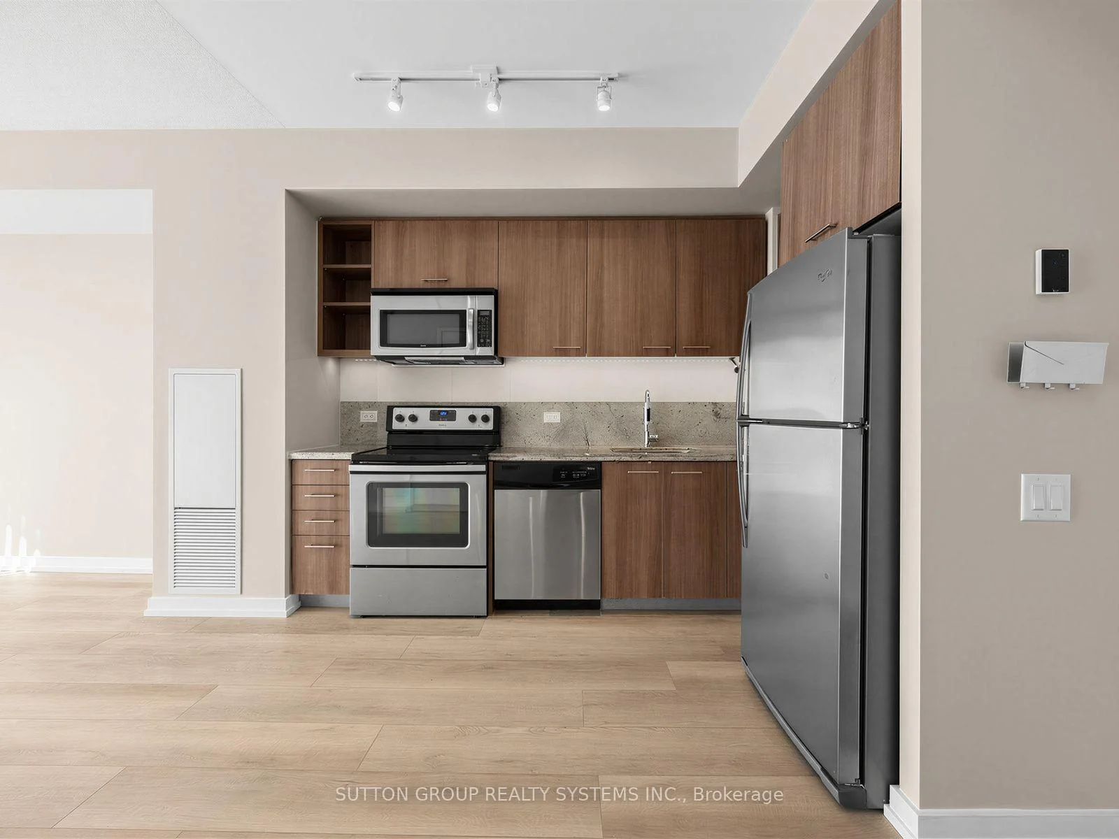 Photo 9 of Unit 907, 70 Distillery Lane, Toronto, Waterfront Communities — HOMEH