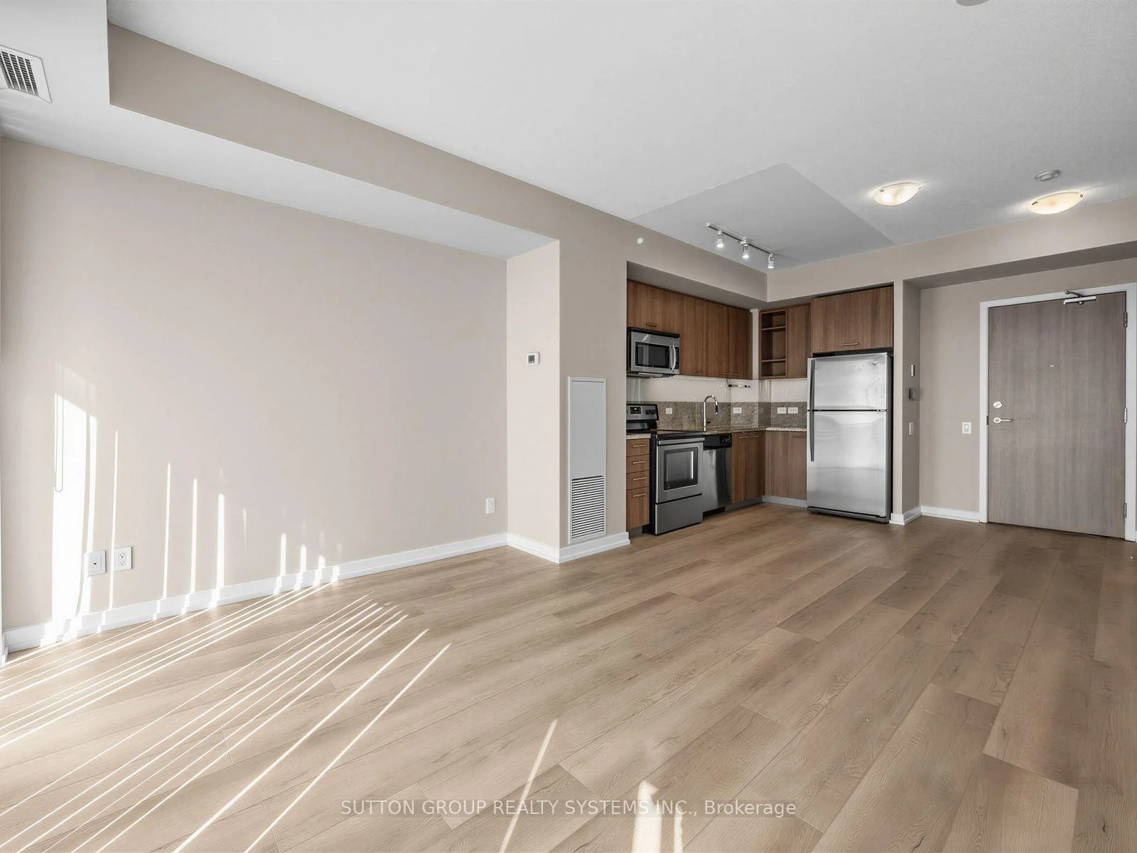 Photo 4 of Unit 907, 70 Distillery Lane, Toronto, Waterfront Communities — HOMEH
