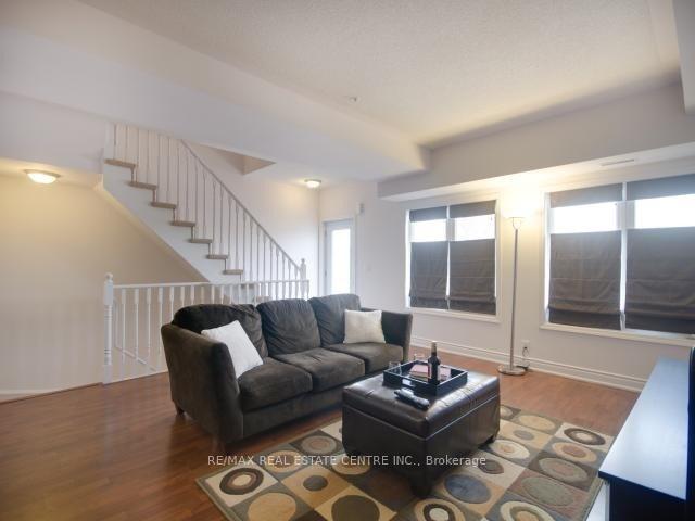 Photo 3 of Unit 208, 5 Richgrove Drive E, Etobicoke, Willowridge-Martingrove-Richview — HOMEH
