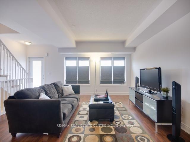 Photo 4 of Unit 208, 5 Richgrove Drive E, Etobicoke, Willowridge-Martingrove-Richview — HOMEH