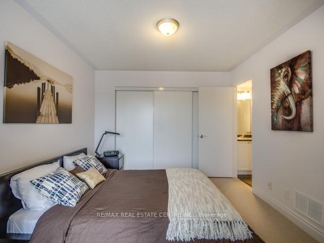 Photo 10 of Unit 208, 5 Richgrove Drive E, Etobicoke, Willowridge-Martingrove-Richview — HOMEH