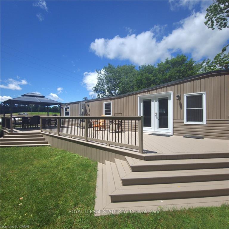 Photo 3 of Unit 158, 580 Beavercreek Road, Waterloo, Columbia Forest — HOMEH