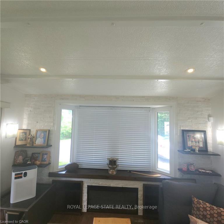 Photo 10 of Unit 158, 580 Beavercreek Road, Waterloo, Columbia Forest — HOMEH