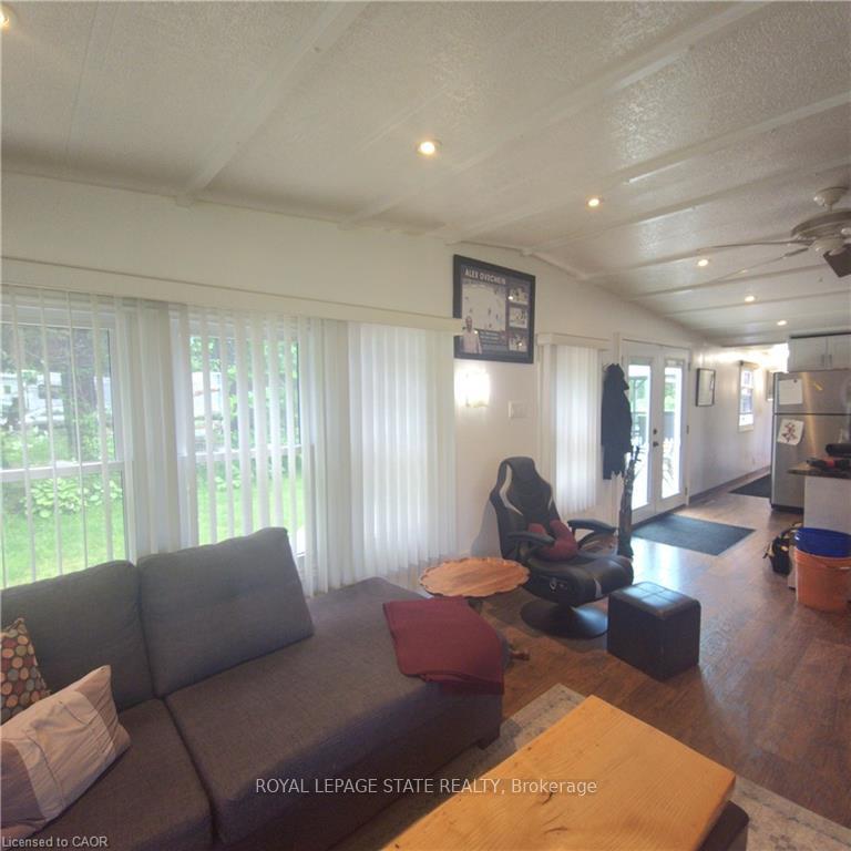 Photo 11 of Unit 158, 580 Beavercreek Road, Waterloo, Columbia Forest — HOMEH