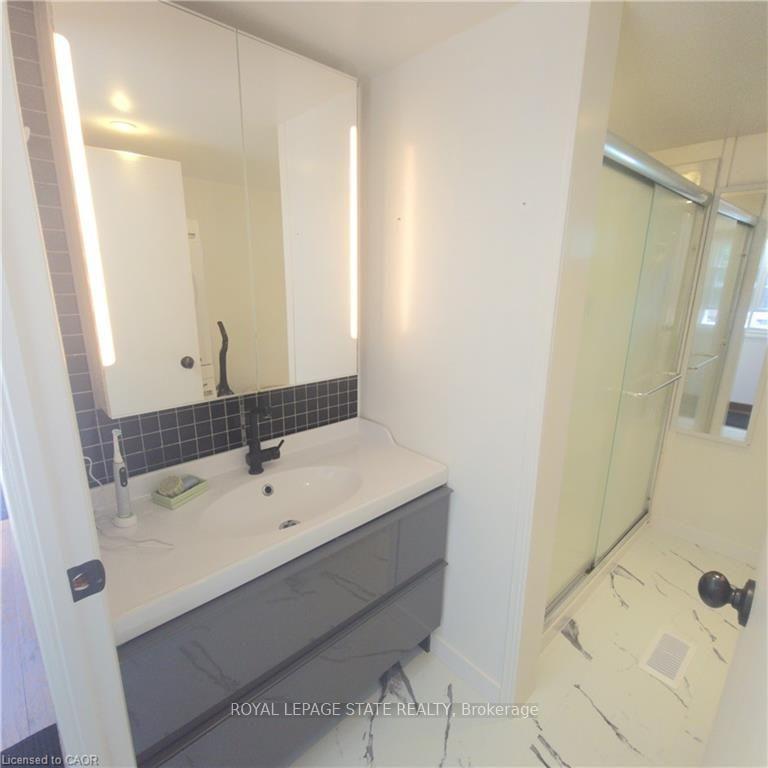 Photo 13 of Unit 158, 580 Beavercreek Road, Waterloo, Columbia Forest — HOMEH