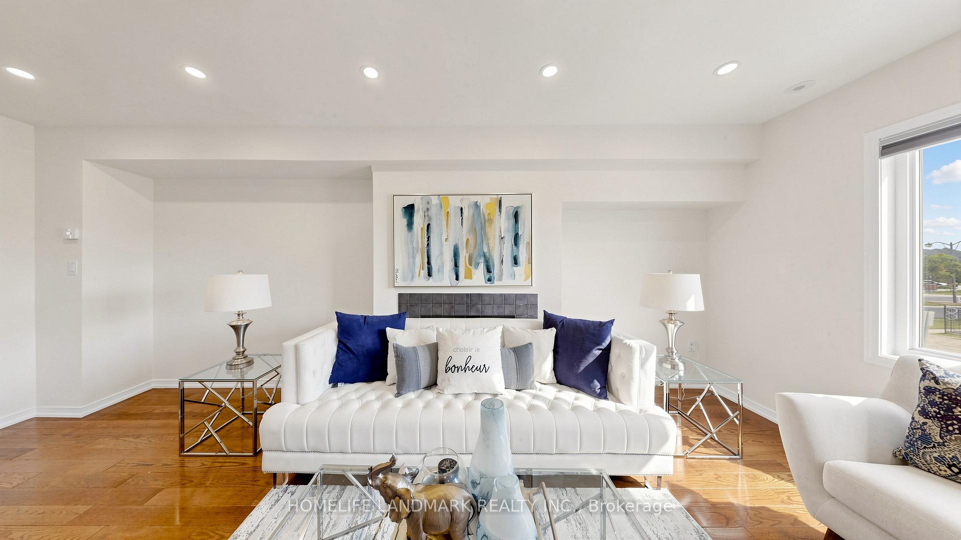 Photo 5 of 70 Sanctuary Way, Markham, Greensborough — HOMEH