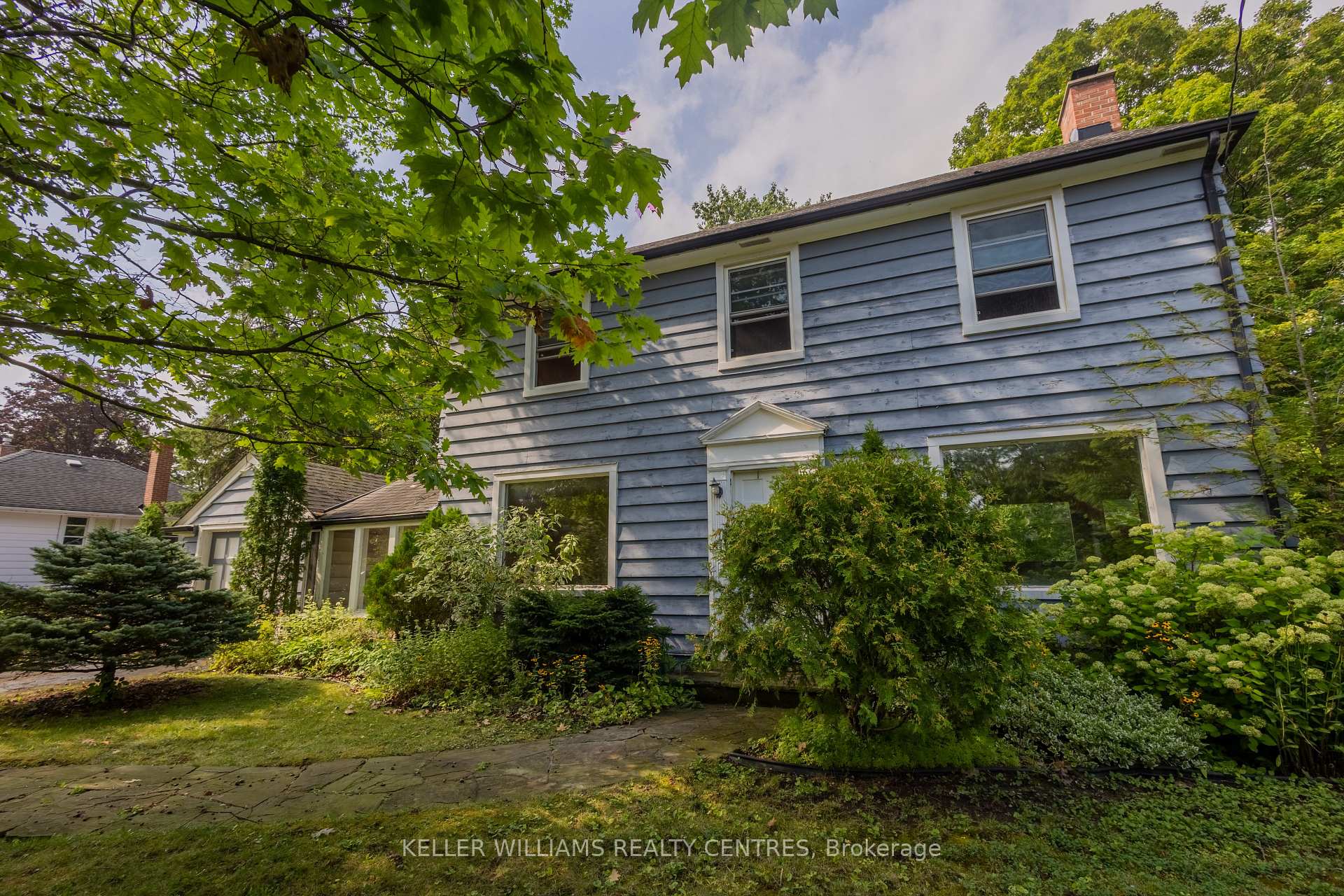 Photo 2 of 34 Cousins Drive, Aurora, Aurora Village — HOMEH