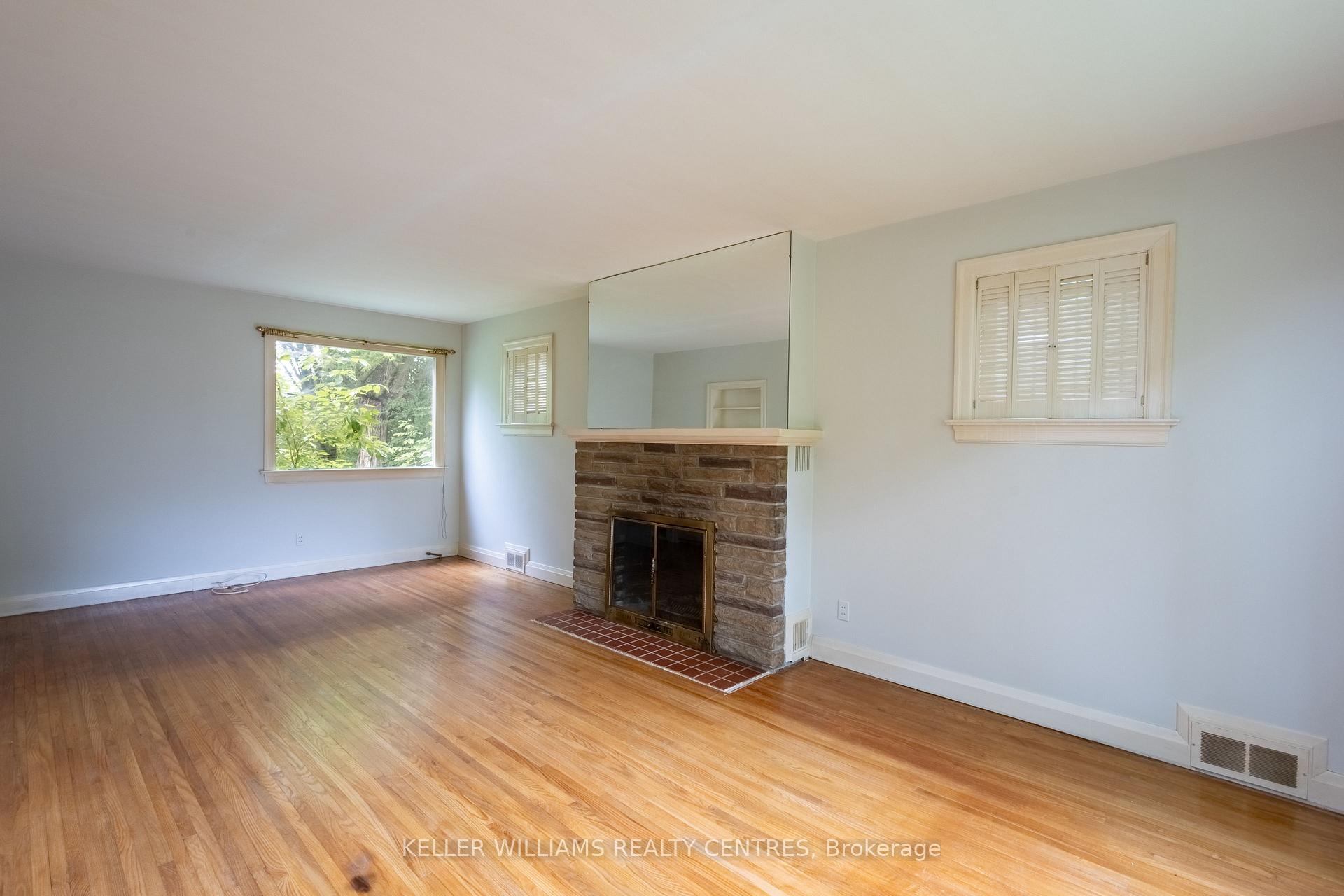 Photo 6 of 34 Cousins Drive, Aurora, Aurora Village — HOMEH