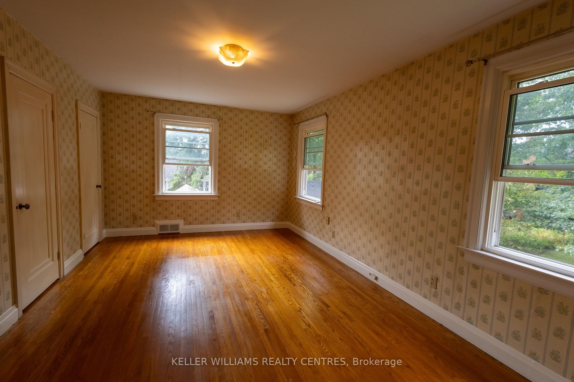 Photo 19 of 34 Cousins Drive, Aurora, Aurora Village — HOMEH