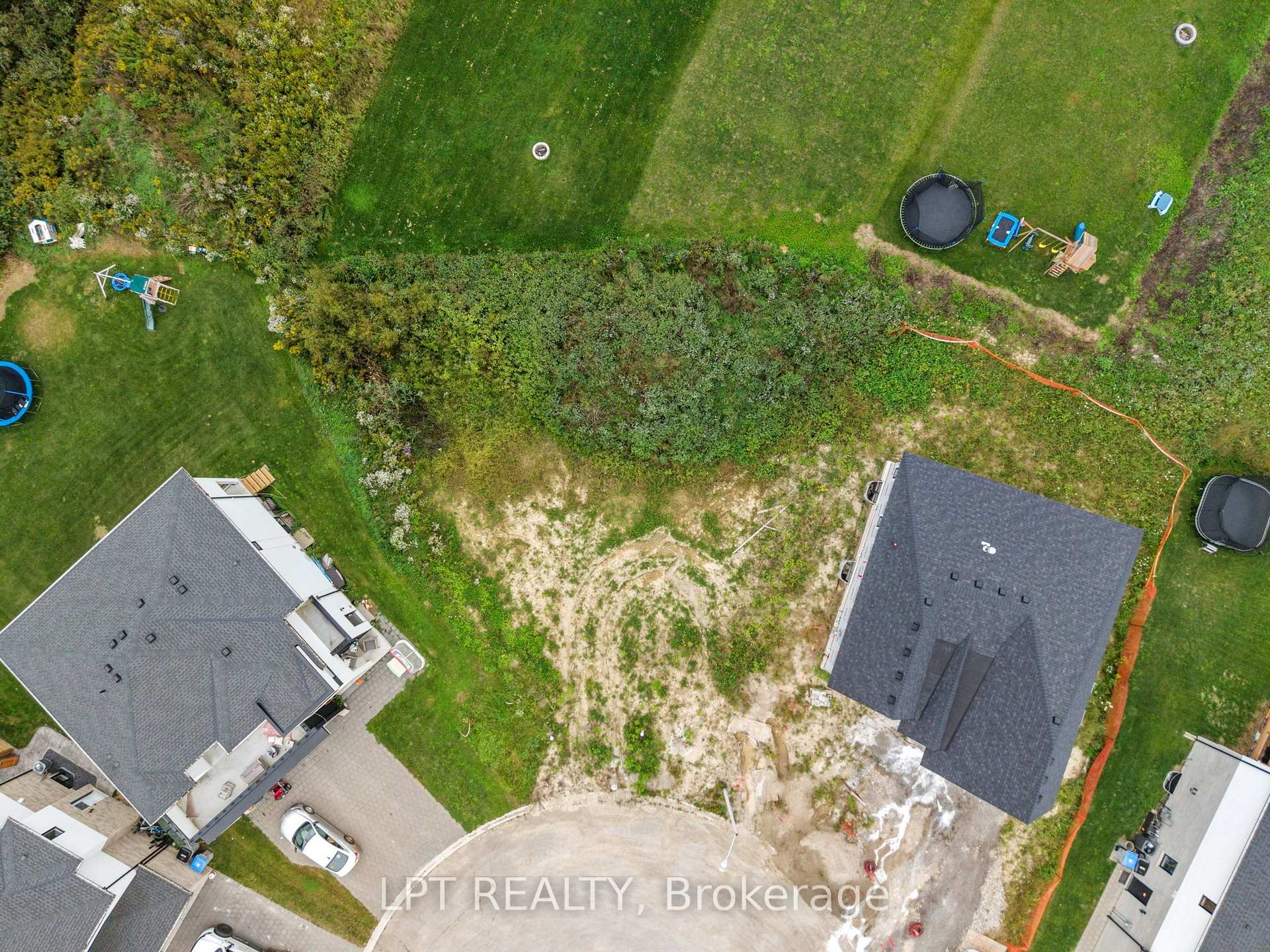 Photo 20 of 207 Merritt Court, North Middlesex, Parkhill — HOMEH