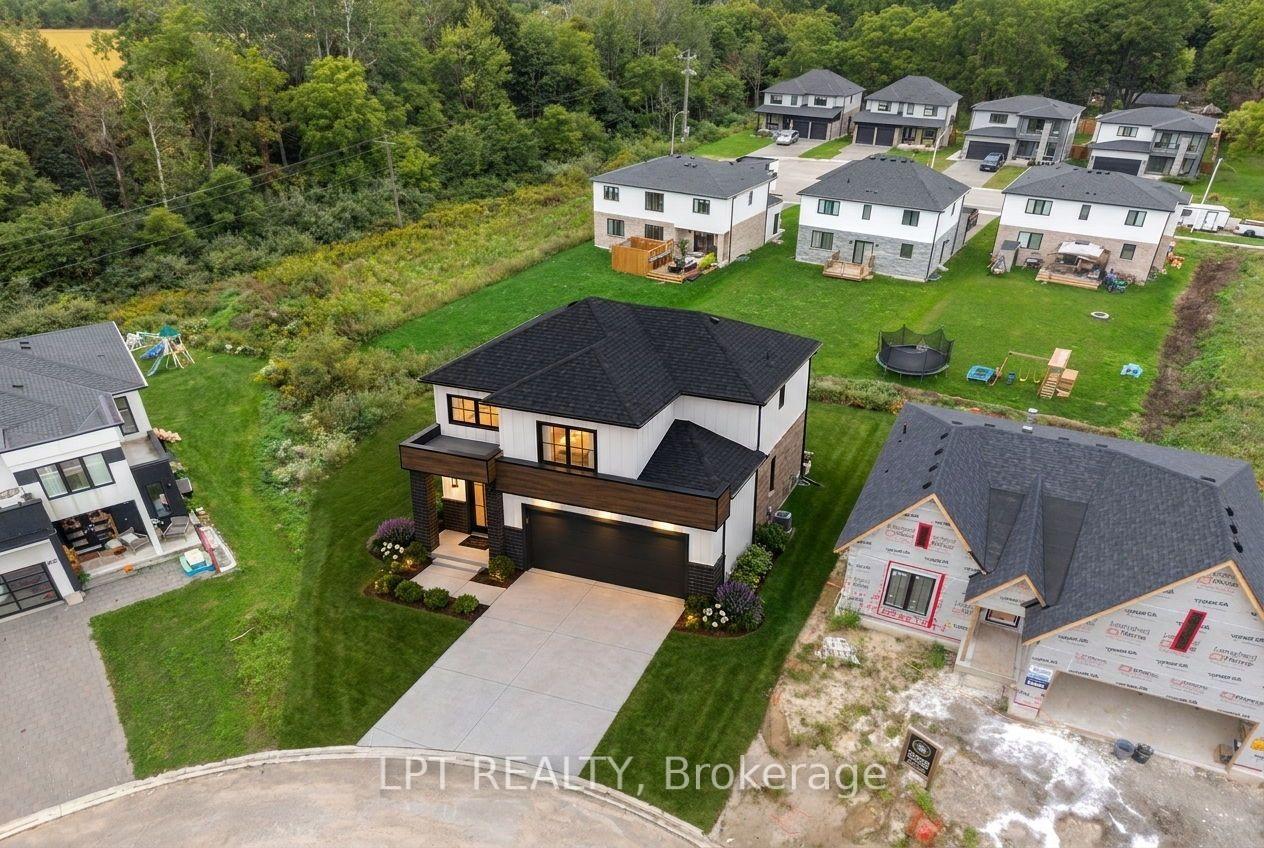 Photo 21 of 207 Merritt Court, North Middlesex, Parkhill — HOMEH