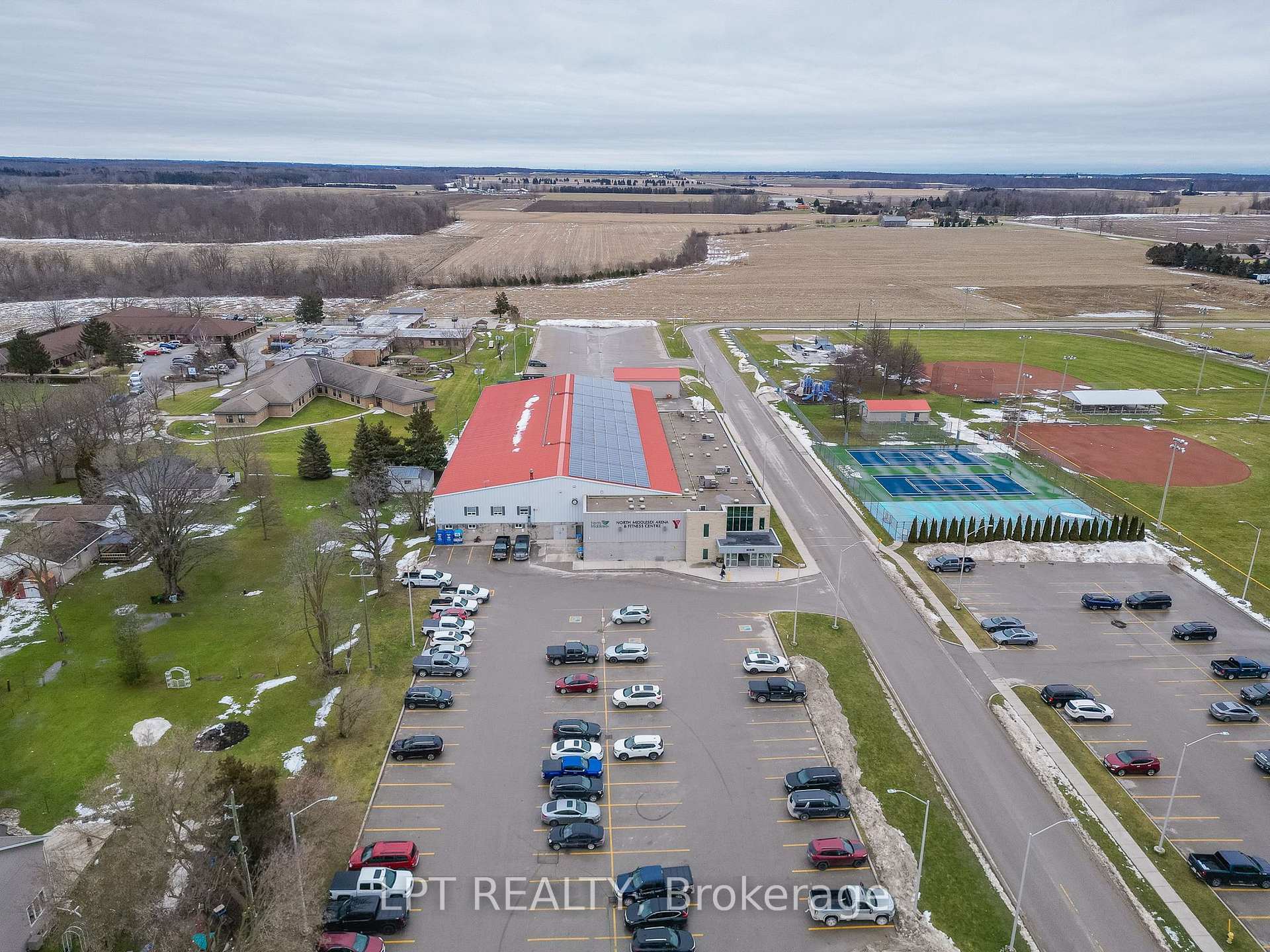 Photo 22 of 207 Merritt Court, North Middlesex, Parkhill — HOMEH