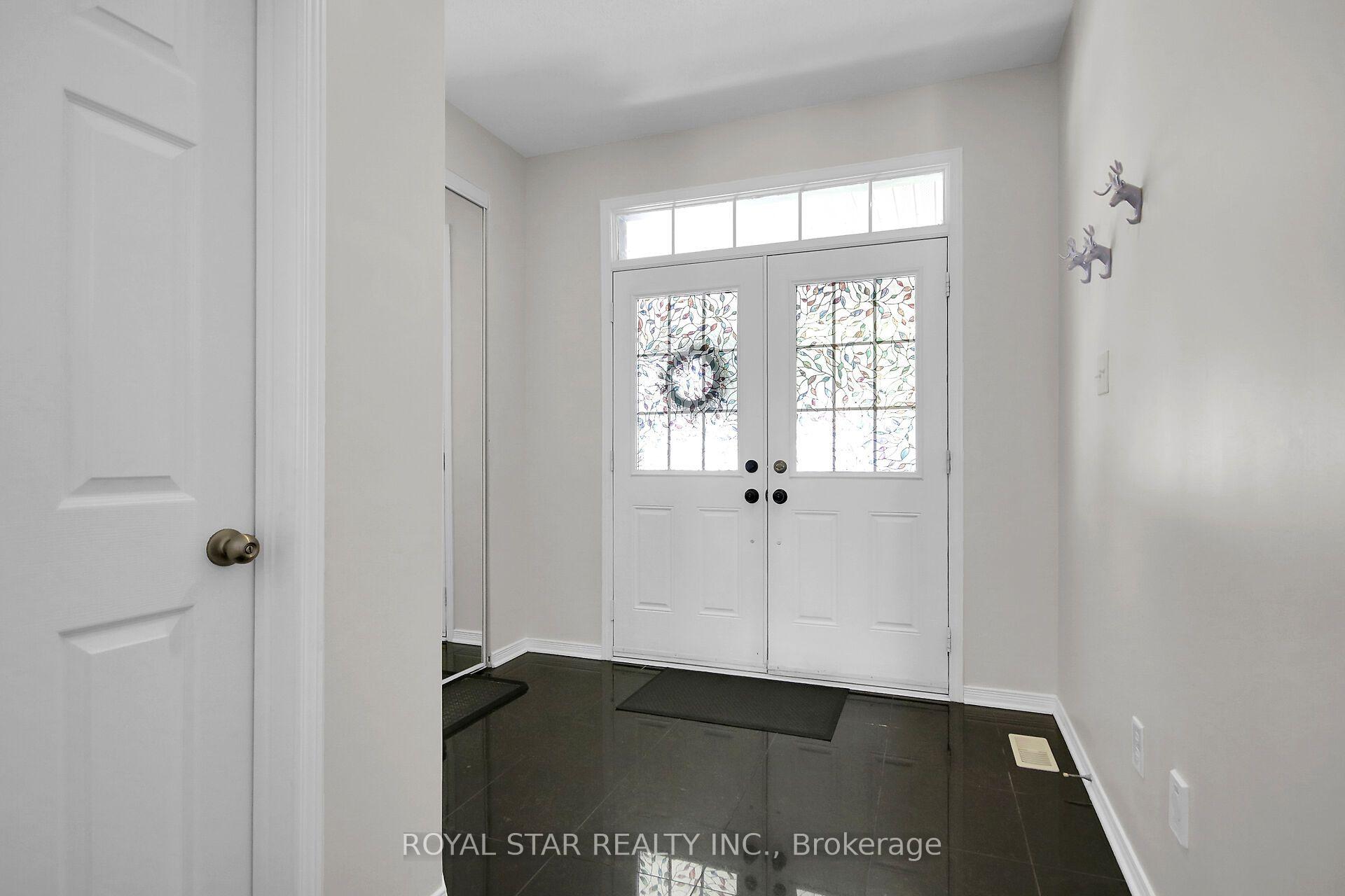 Photo 4 of 512 Stonechurch Way, Ottawa, Barrhaven - Cedargrove/Fraserdale — HOMEH