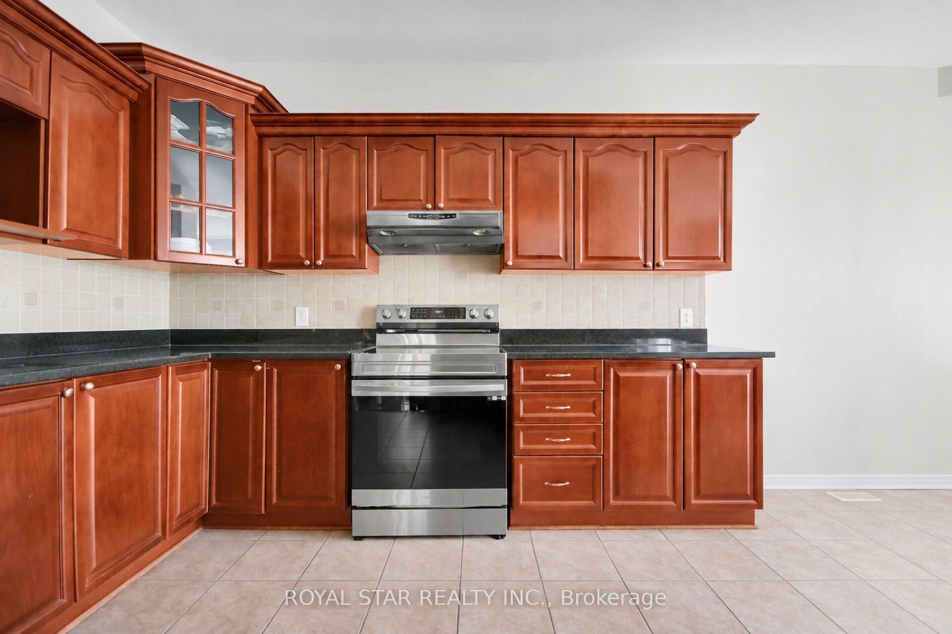 Photo 7 of 512 Stonechurch Way, Ottawa, Barrhaven - Cedargrove/Fraserdale — HOMEH