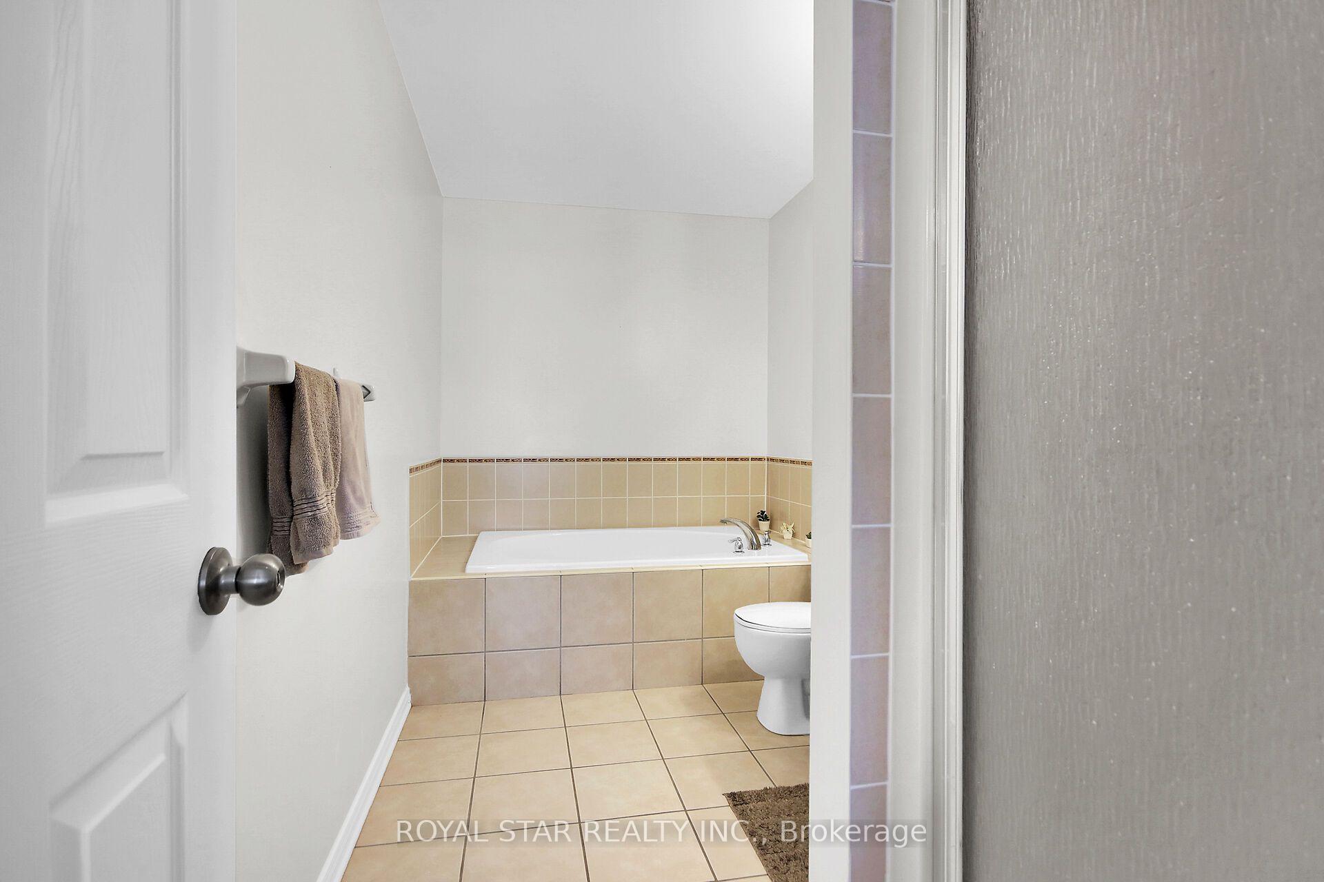 Photo 33 of 512 Stonechurch Way, Ottawa, Barrhaven - Cedargrove/Fraserdale — HOMEH
