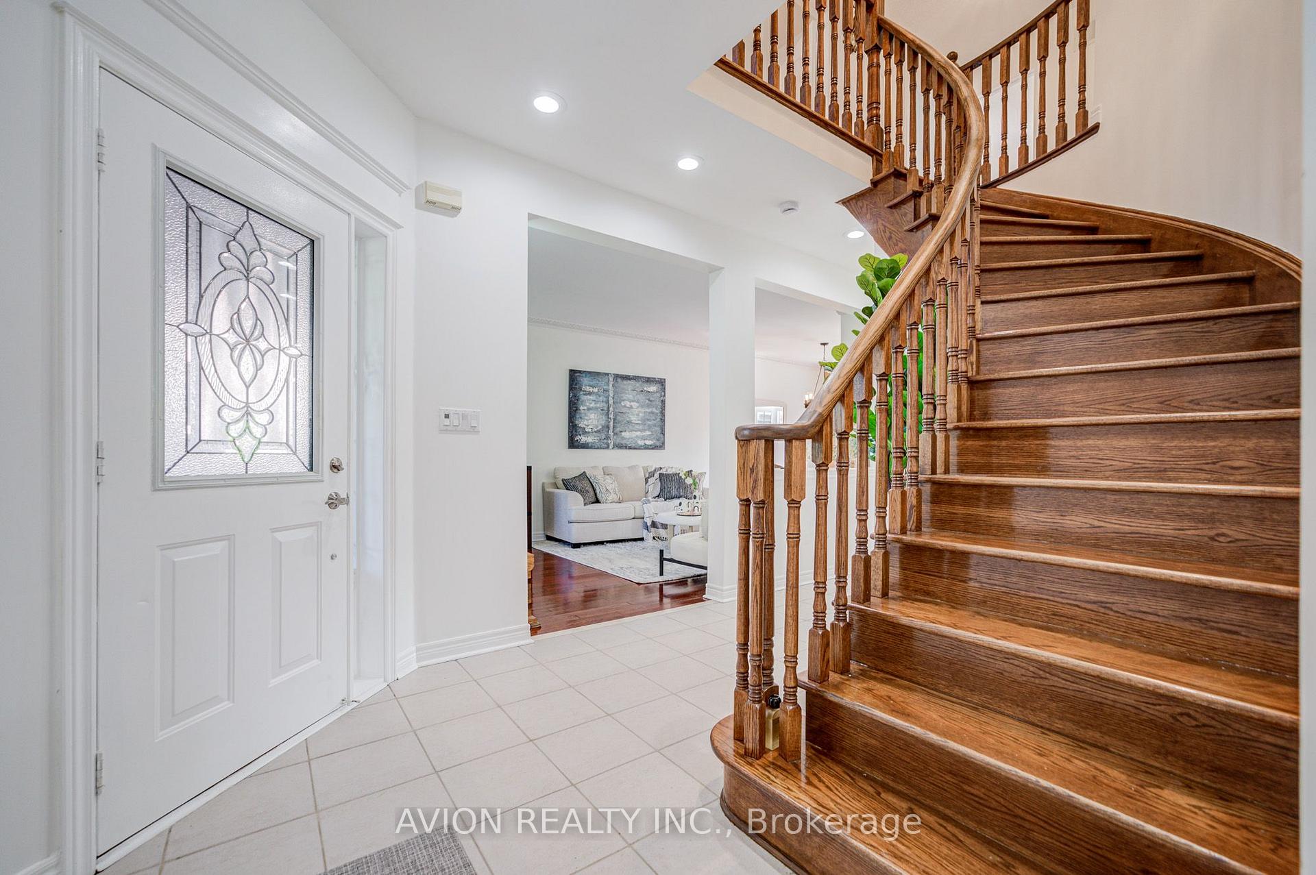 Photo 4 of 83 Stonebridge Boulevard, Scarborough, L'Amoreaux — HOMEH