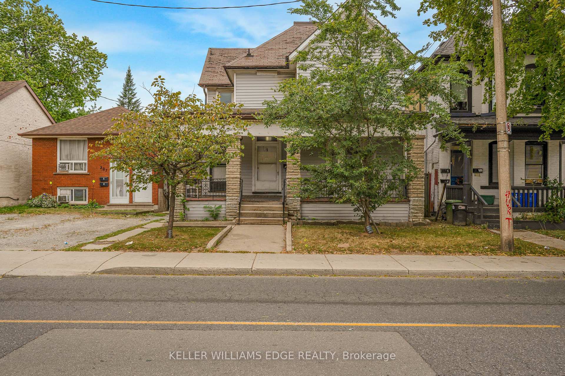 Photo of 211 Wentworth Street N