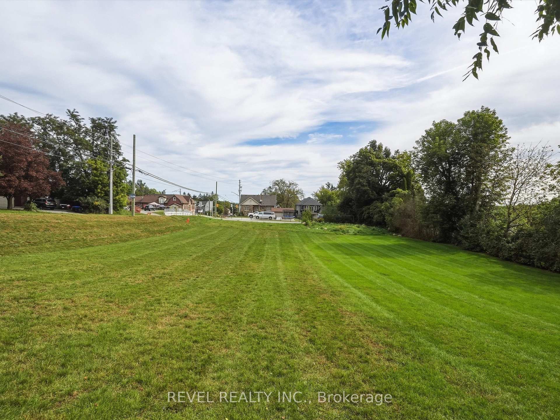 Photo 12 of 2245 Fourth Line, Innisfil, Churchill — HOMEH