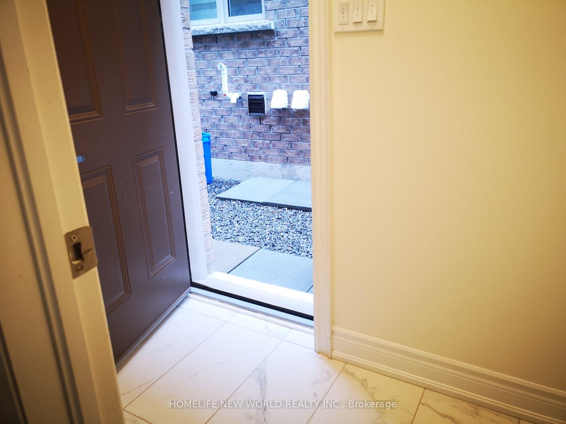Photo 3 of 21 Liam Lane, Markham, Cedarwood — HOMEH