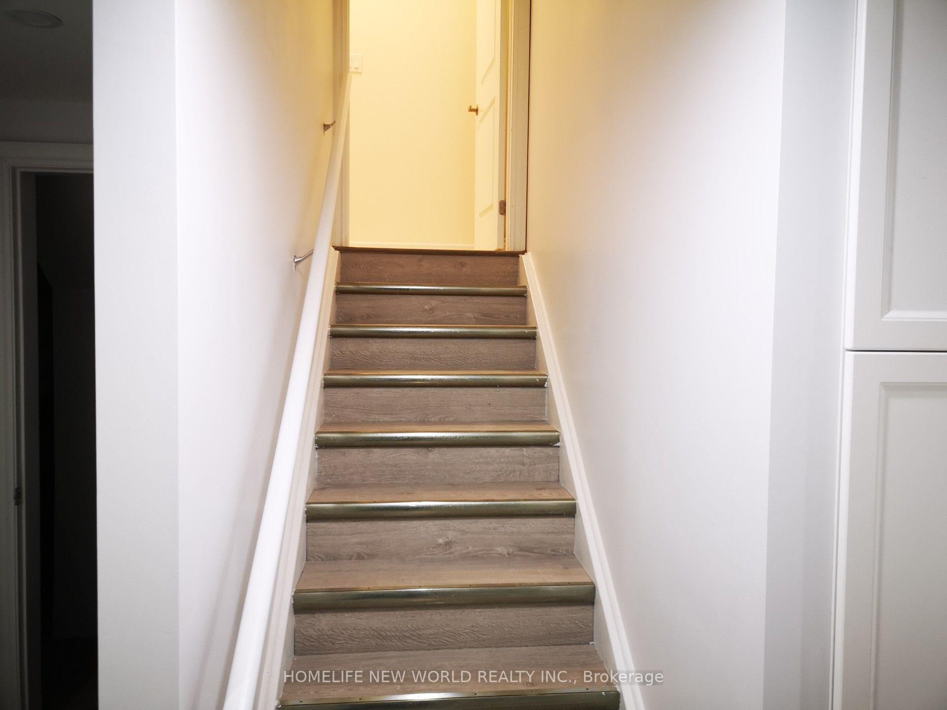 Photo 4 of 21 Liam Lane, Markham, Cedarwood — HOMEH