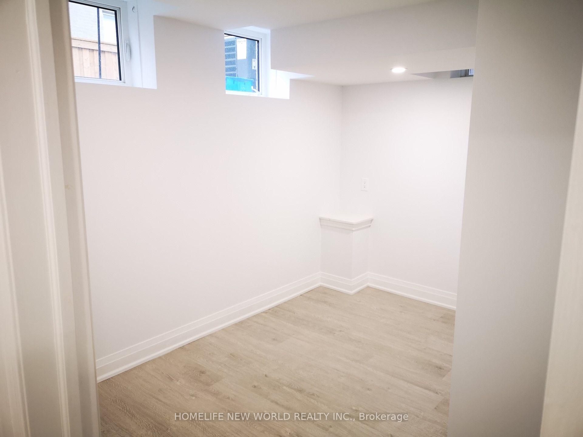 Photo 8 of 21 Liam Lane, Markham, Cedarwood — HOMEH