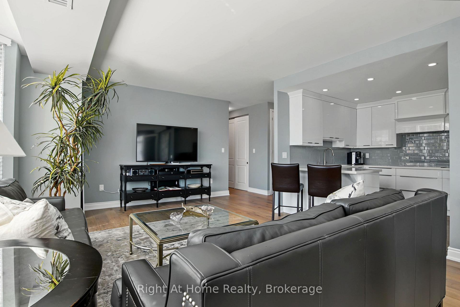 Photo 33 of Unit 603, 2121 Lakeshore Road, Burlington, Brant — HOMEH