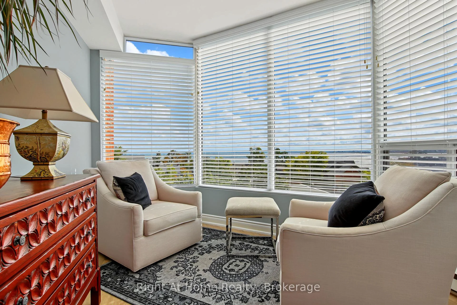 Photo 6 of Unit 603, 2121 Lakeshore Road, Burlington, Brant — HOMEH