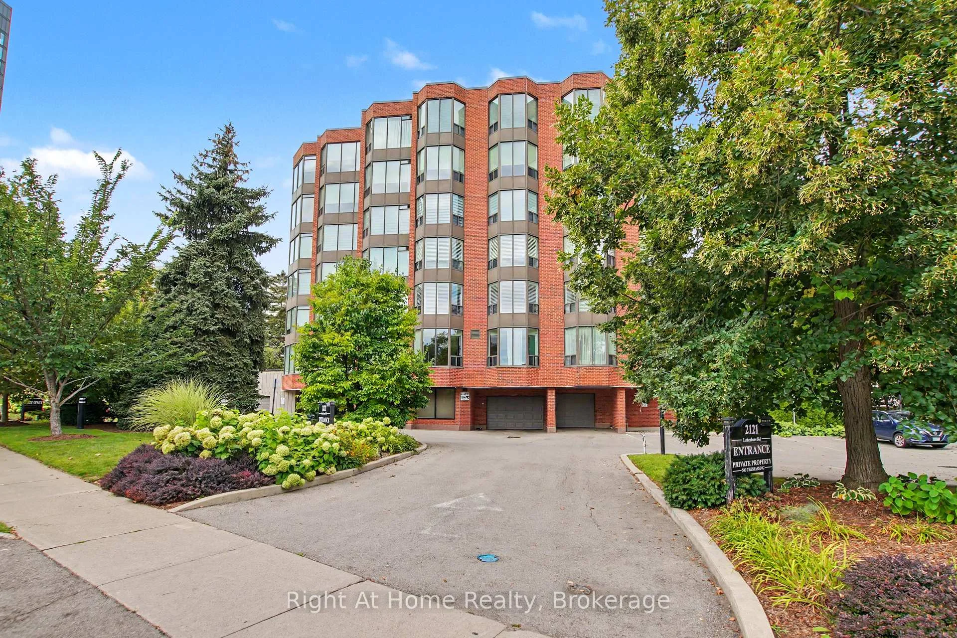 Photo 14 of Unit 603, 2121 Lakeshore Road, Burlington, Brant — HOMEH