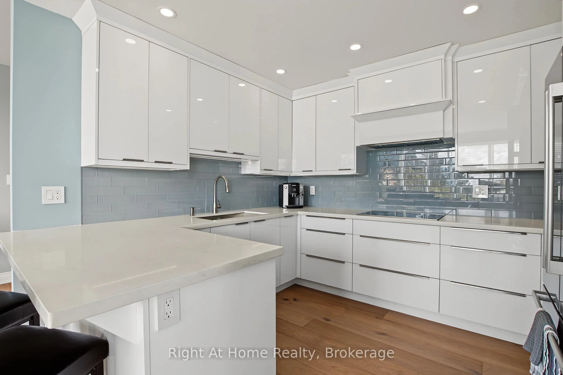 Photo 28 of Unit 603, 2121 Lakeshore Road, Burlington, Brant — HOMEH