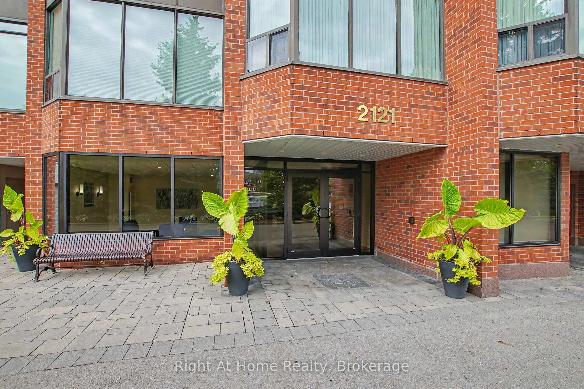 Photo 96 of Unit 603, 2121 Lakeshore Road, Burlington, Brant — HOMEH