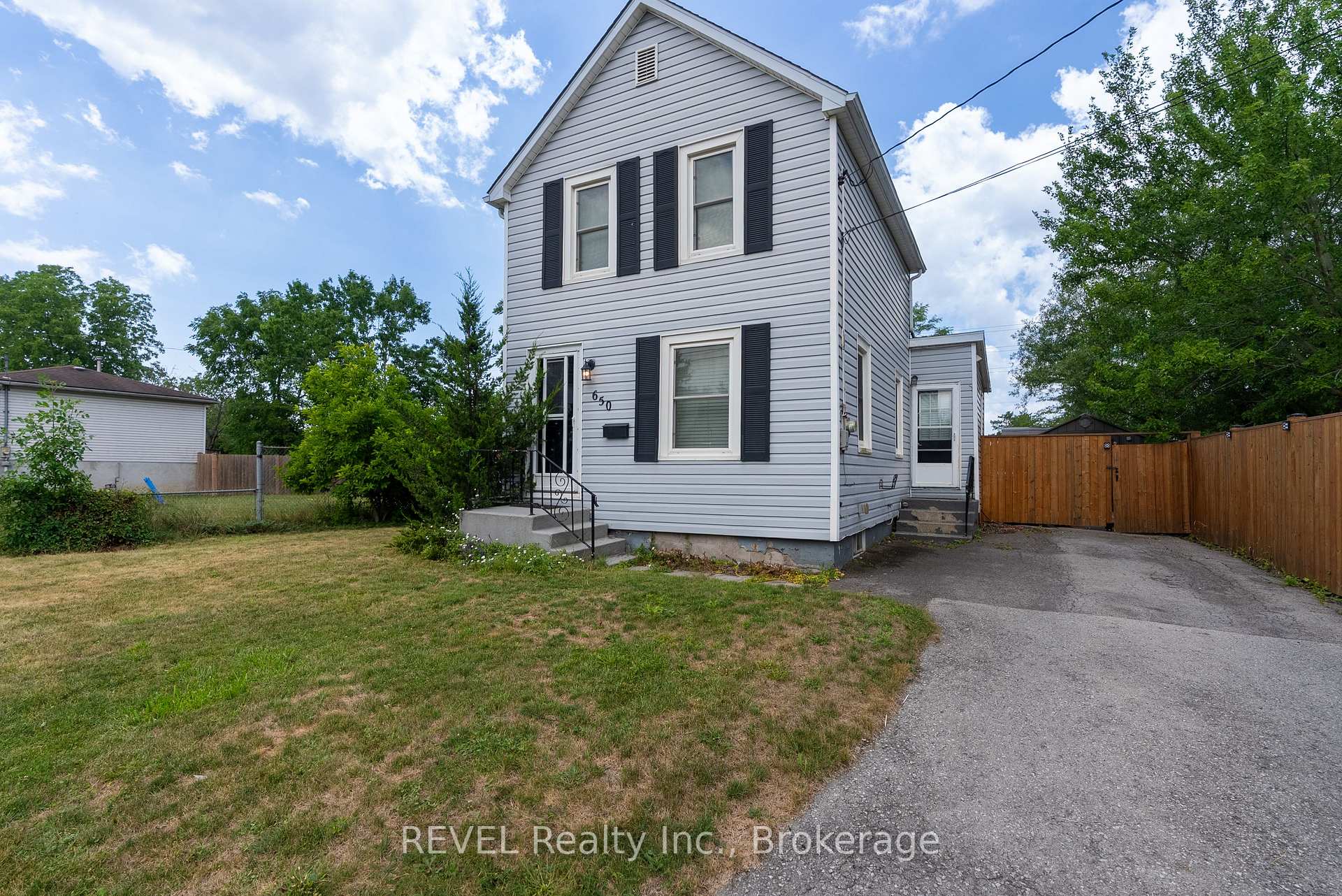 Photo 5 of 650 Deere Street, Welland, Lincoln/Crowland — HOMEH