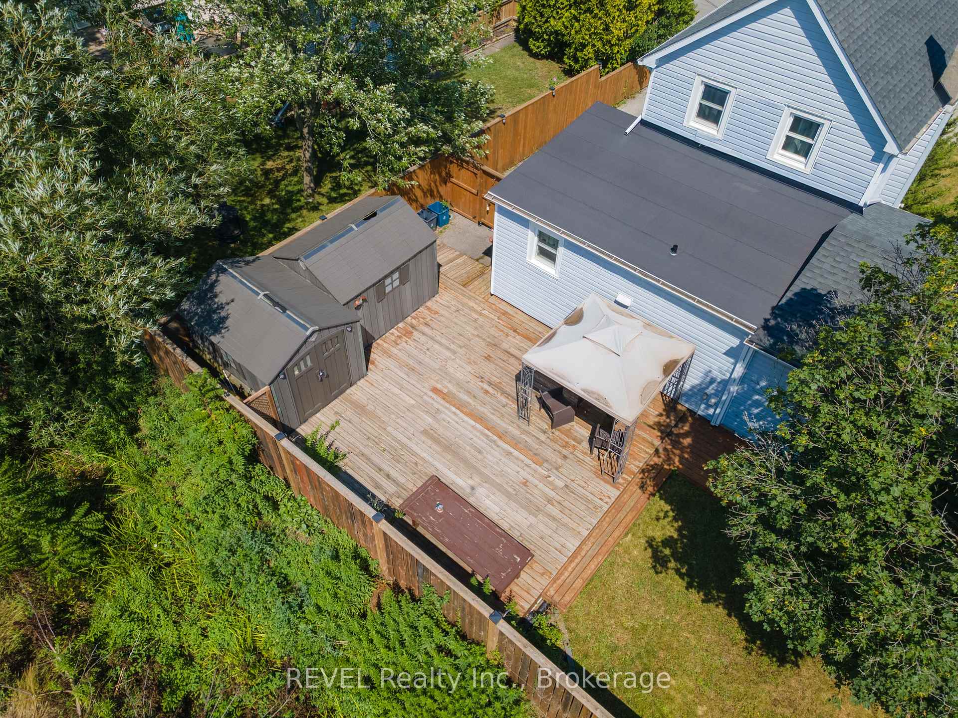 Photo 8 of 650 Deere Street, Welland, Lincoln/Crowland — HOMEH