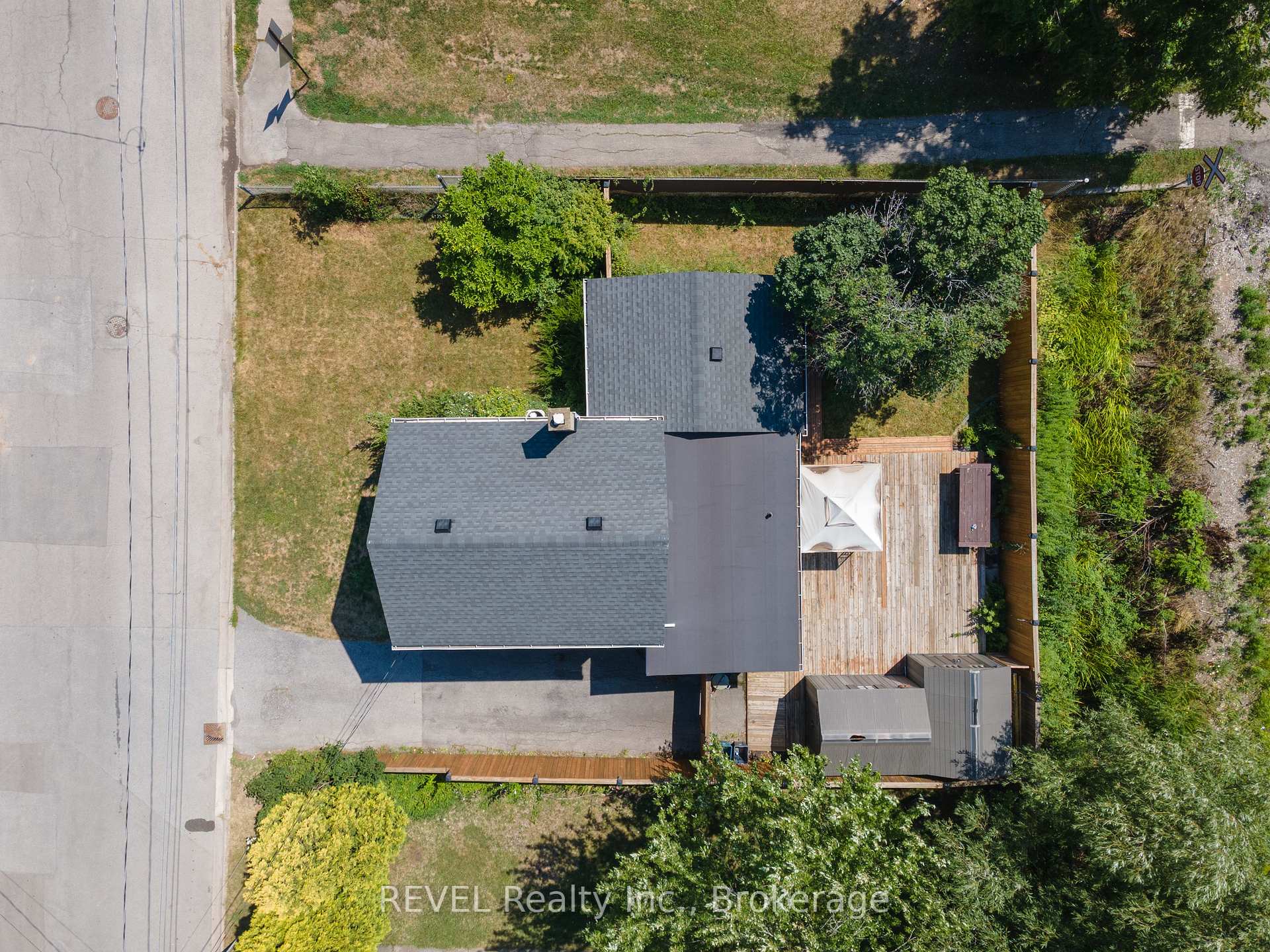 Photo 9 of 650 Deere Street, Welland, Lincoln/Crowland — HOMEH