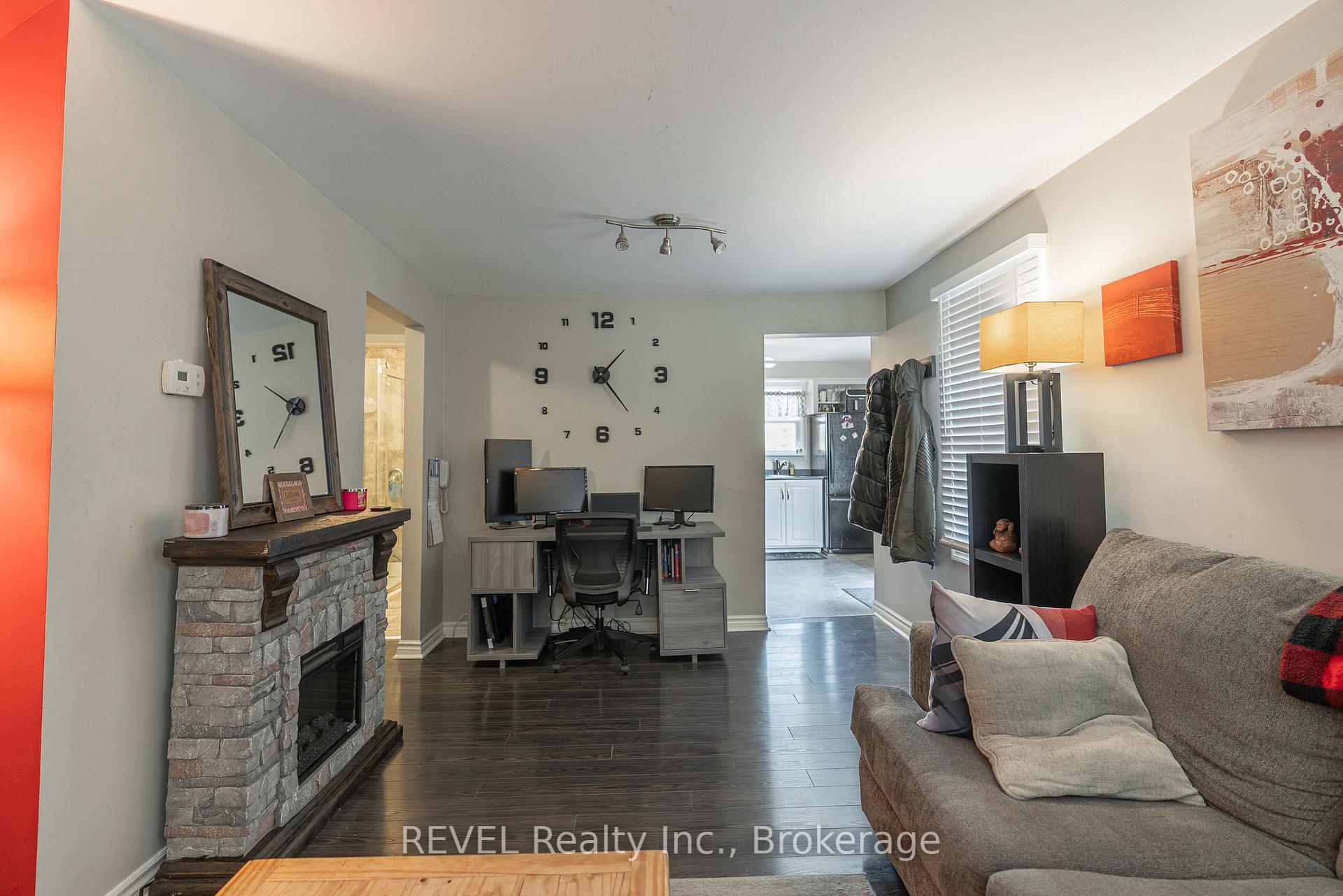 Photo 11 of 650 Deere Street, Welland, Lincoln/Crowland — HOMEH