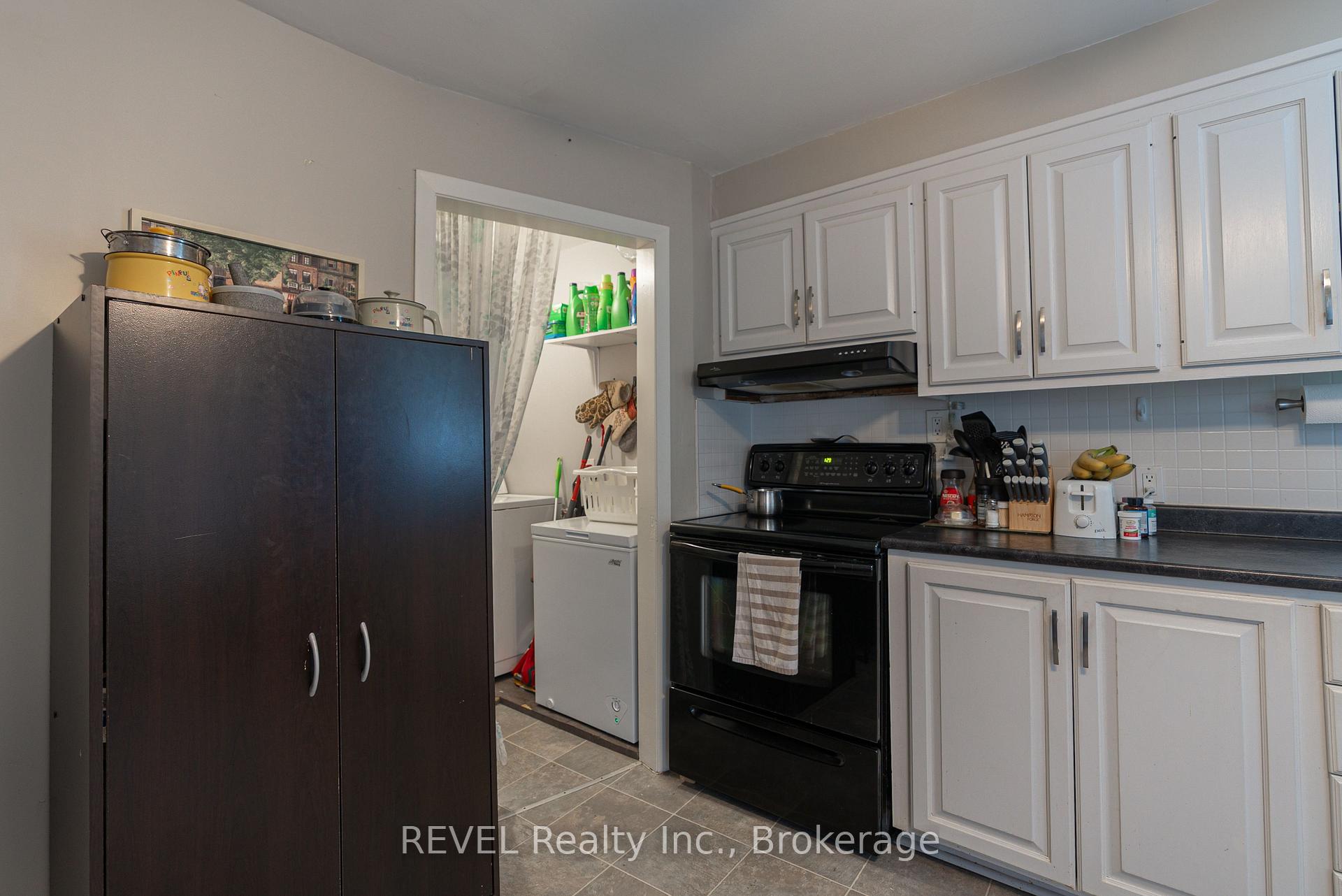 Photo 16 of 650 Deere Street, Welland, Lincoln/Crowland — HOMEH