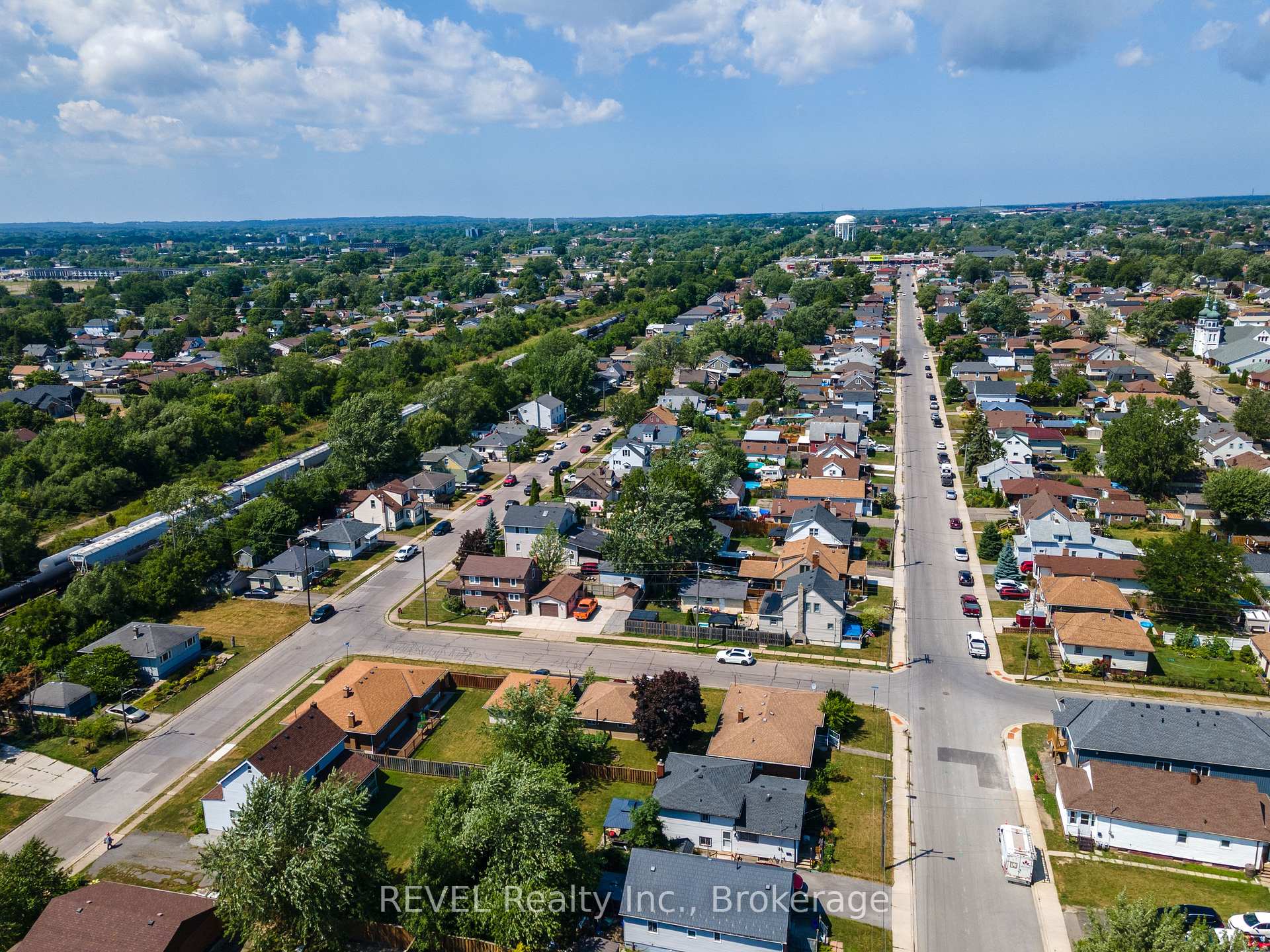 Photo 28 of 650 Deere Street, Welland, Lincoln/Crowland — HOMEH