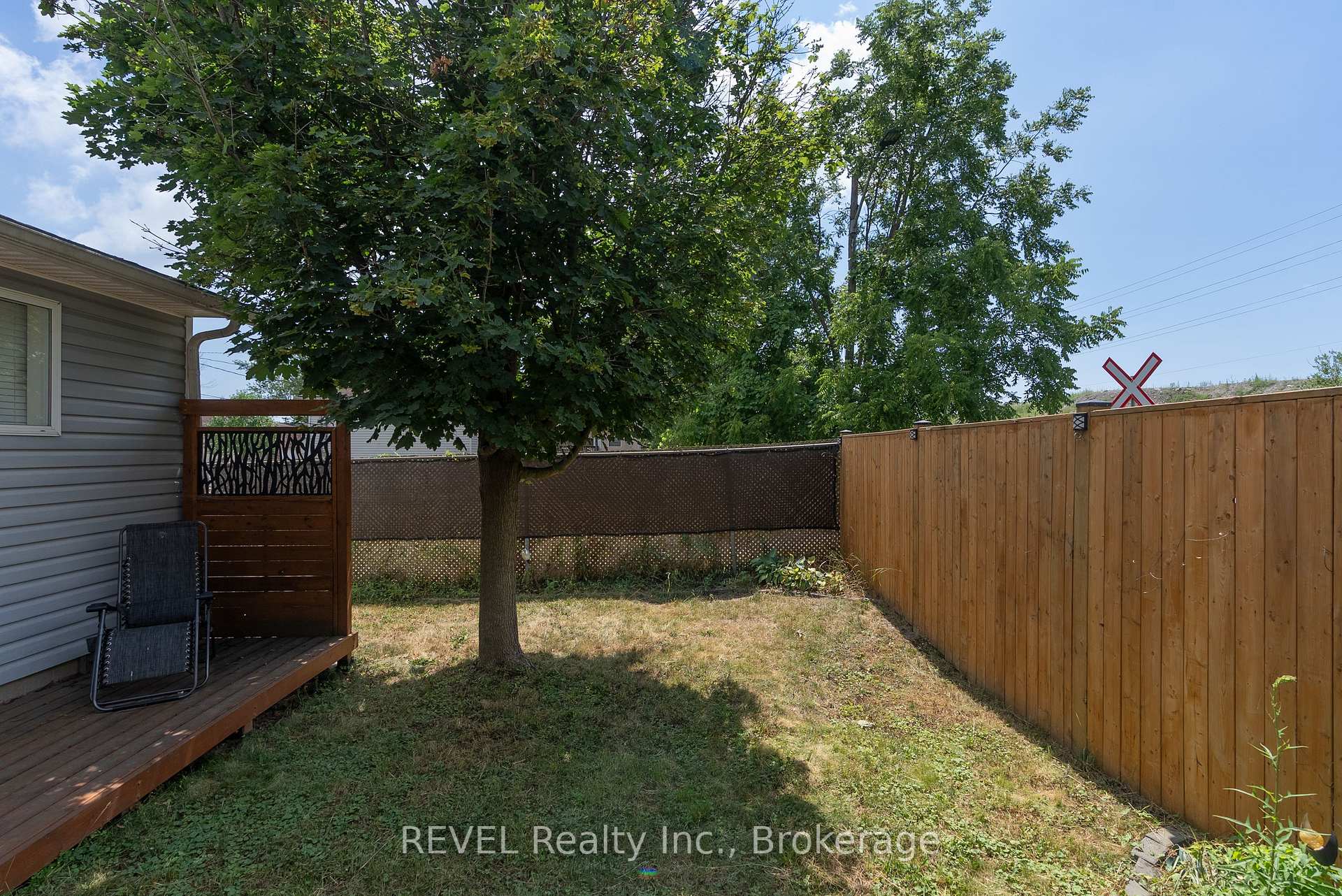 Photo 33 of 650 Deere Street, Welland, Lincoln/Crowland — HOMEH